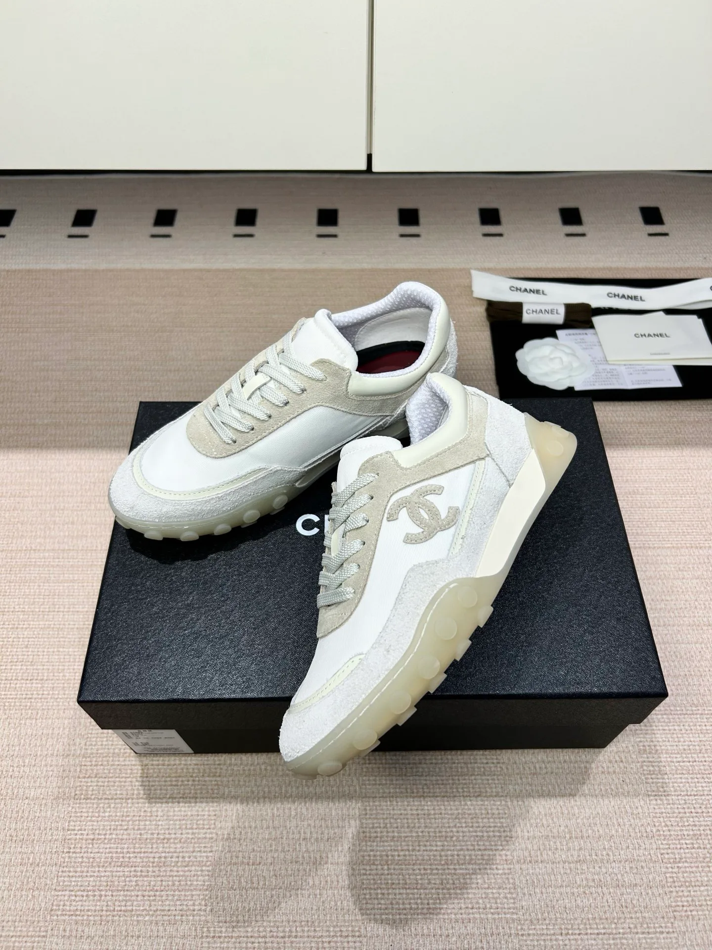 Кроссовки Женские Chanel 11579320