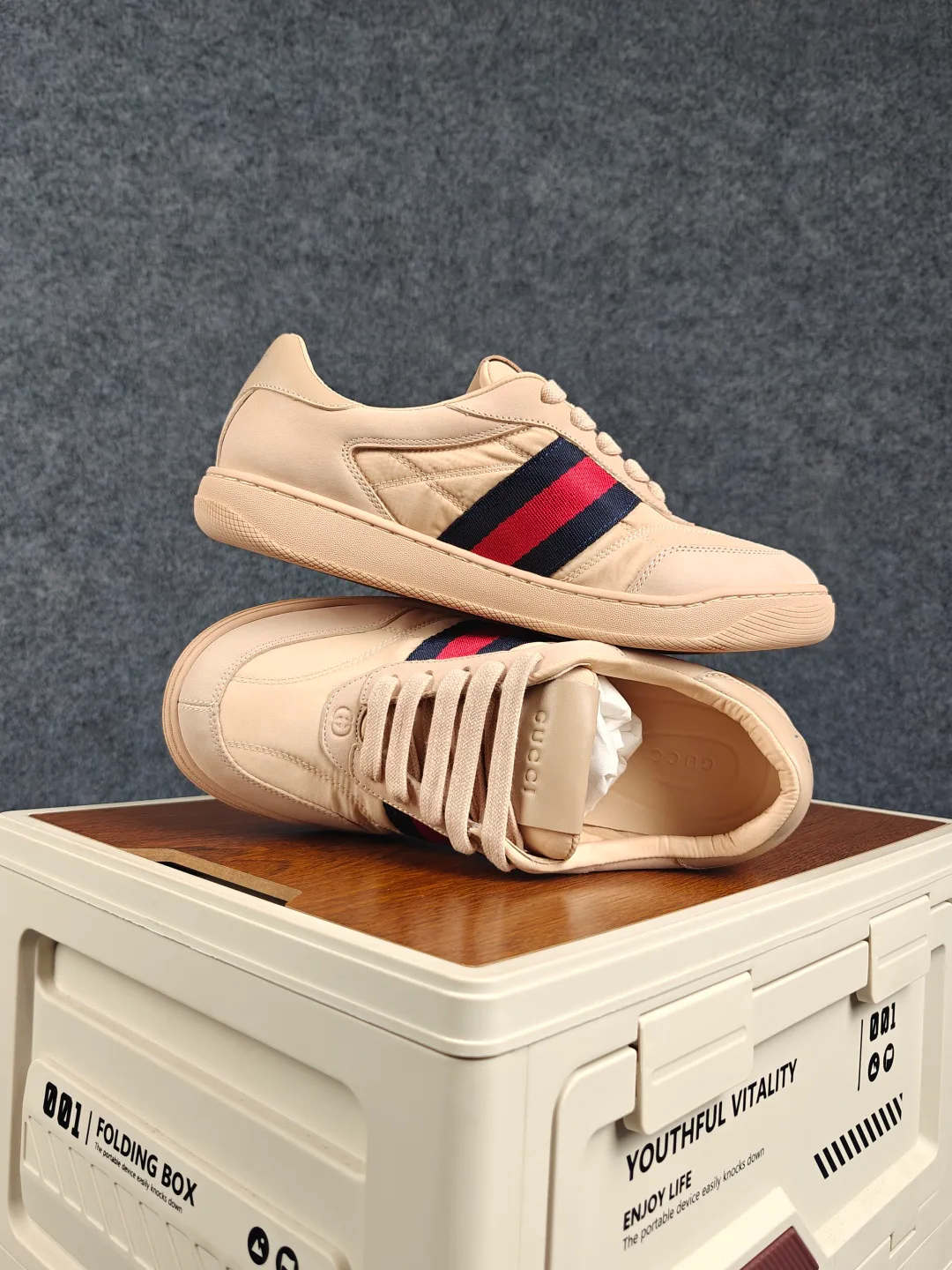 Кроссовки Женские Gucci 18417497