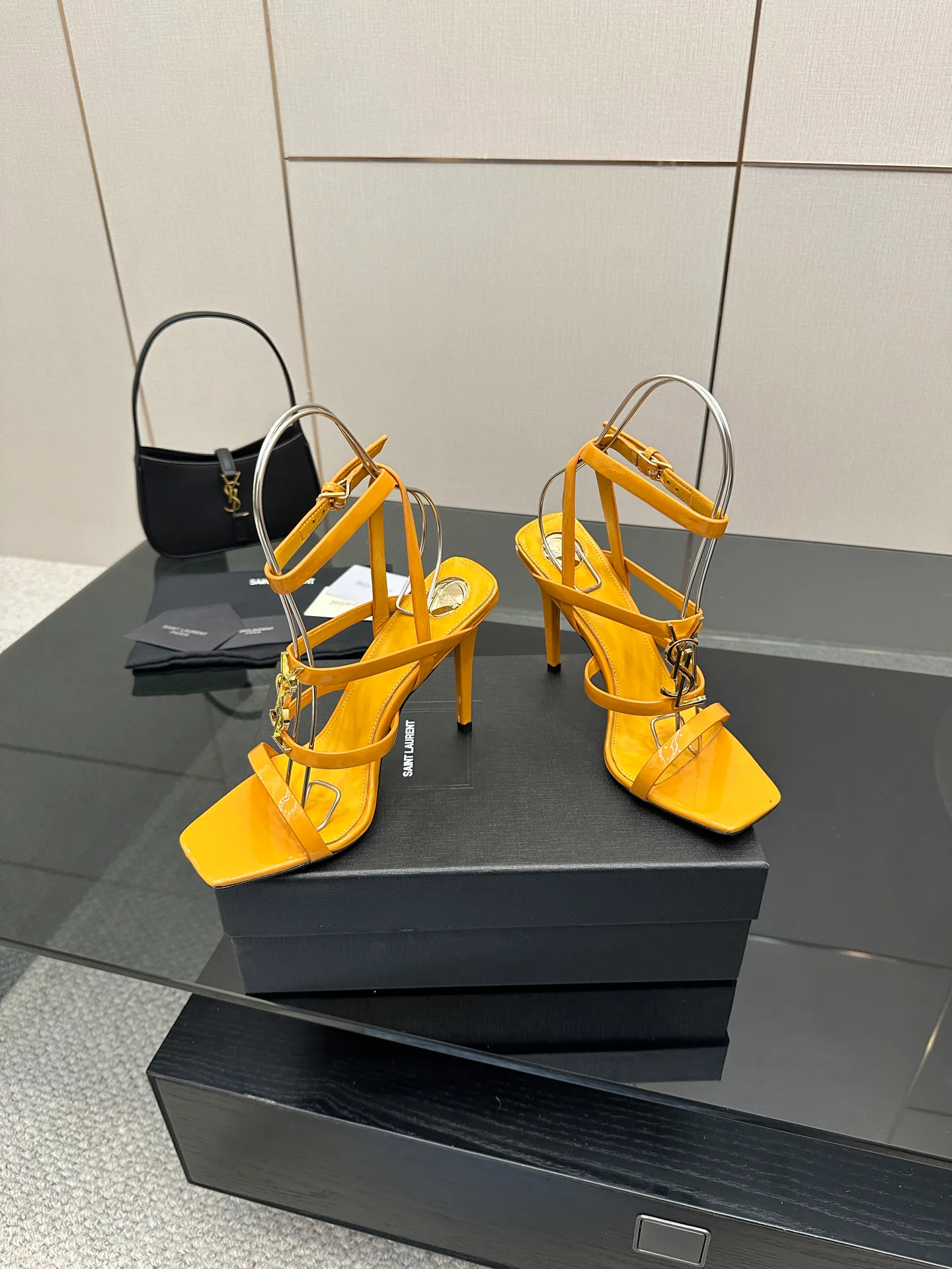 Босоножки Женские Saint Laurent 13164407