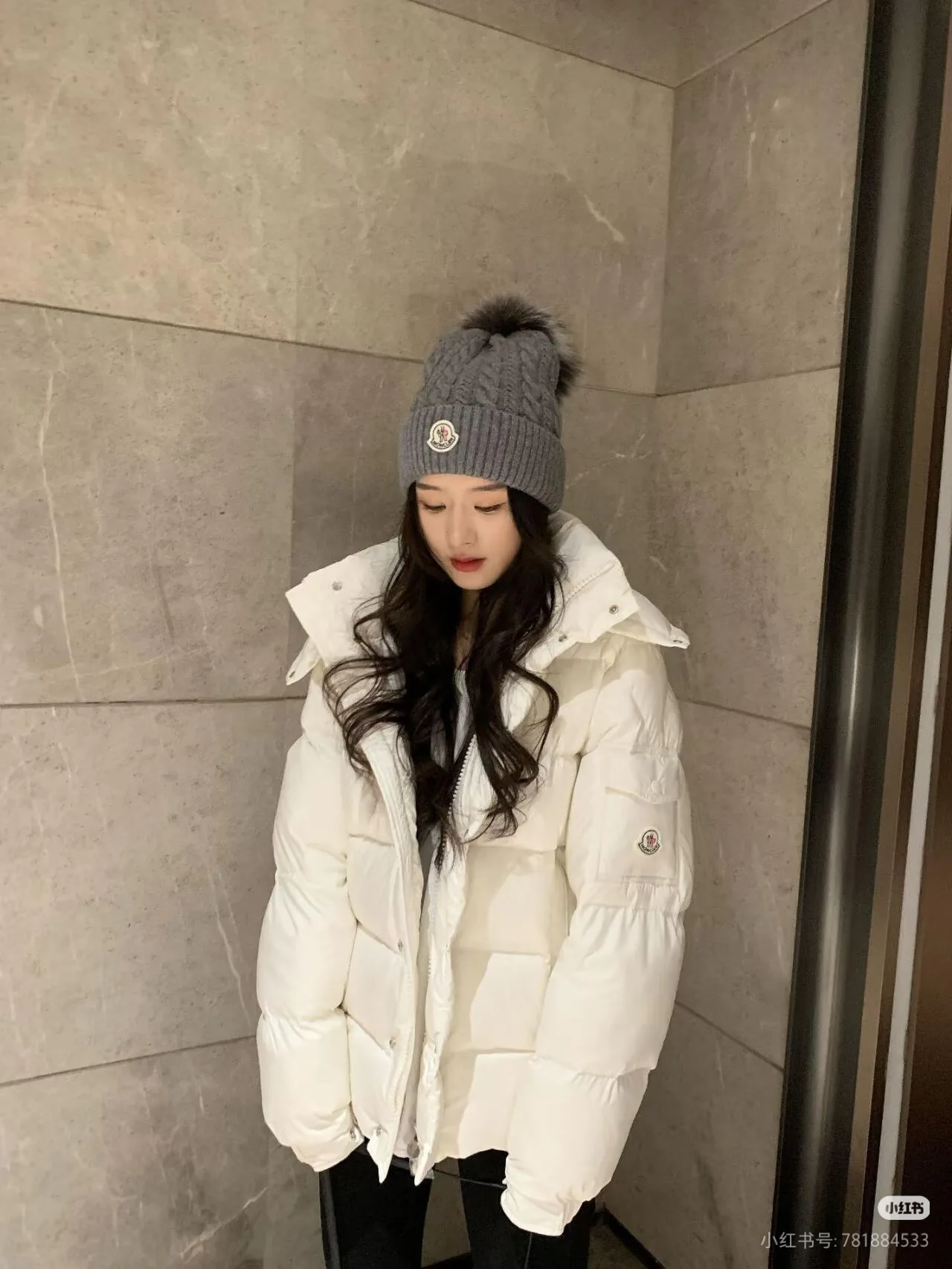 Куртки И Пуховики Женские Moncler 18044300