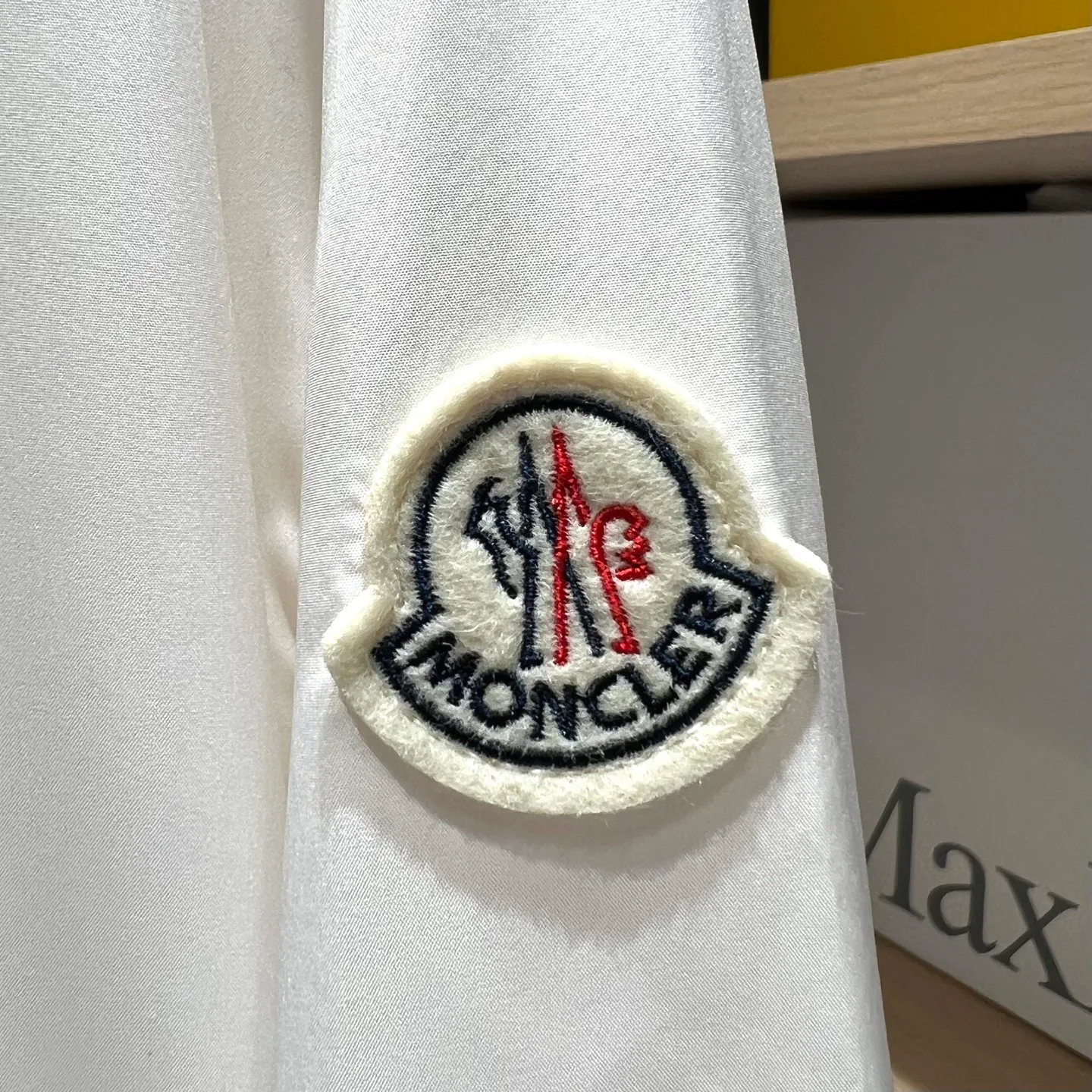 Куртки И Пуховики Женские Moncler 12778575