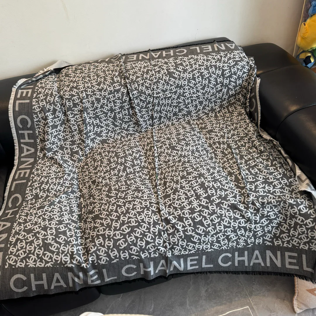 Шарфы Chanel 18449894