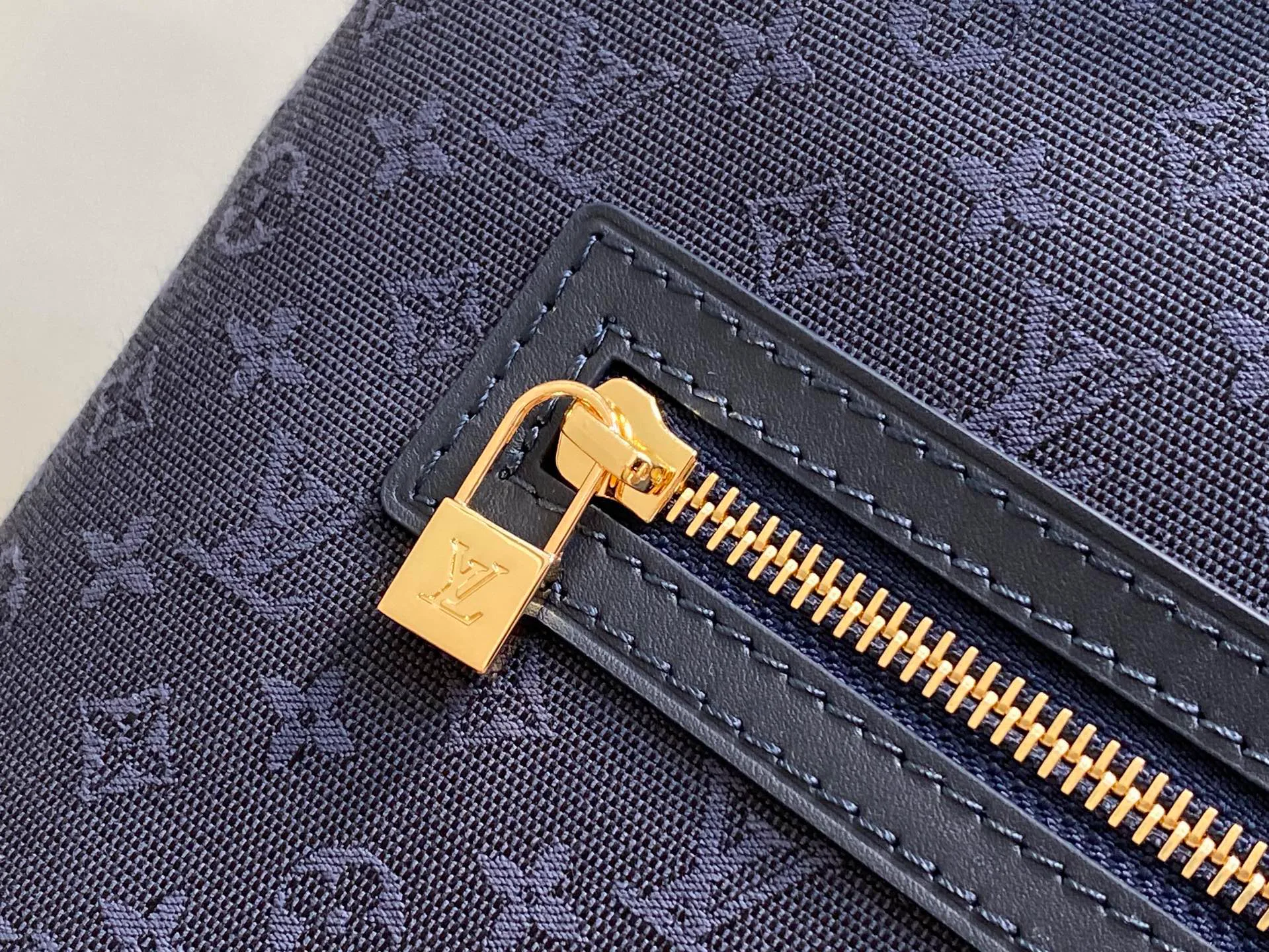Классические Сумки Женские Louis Vuitton 17499401