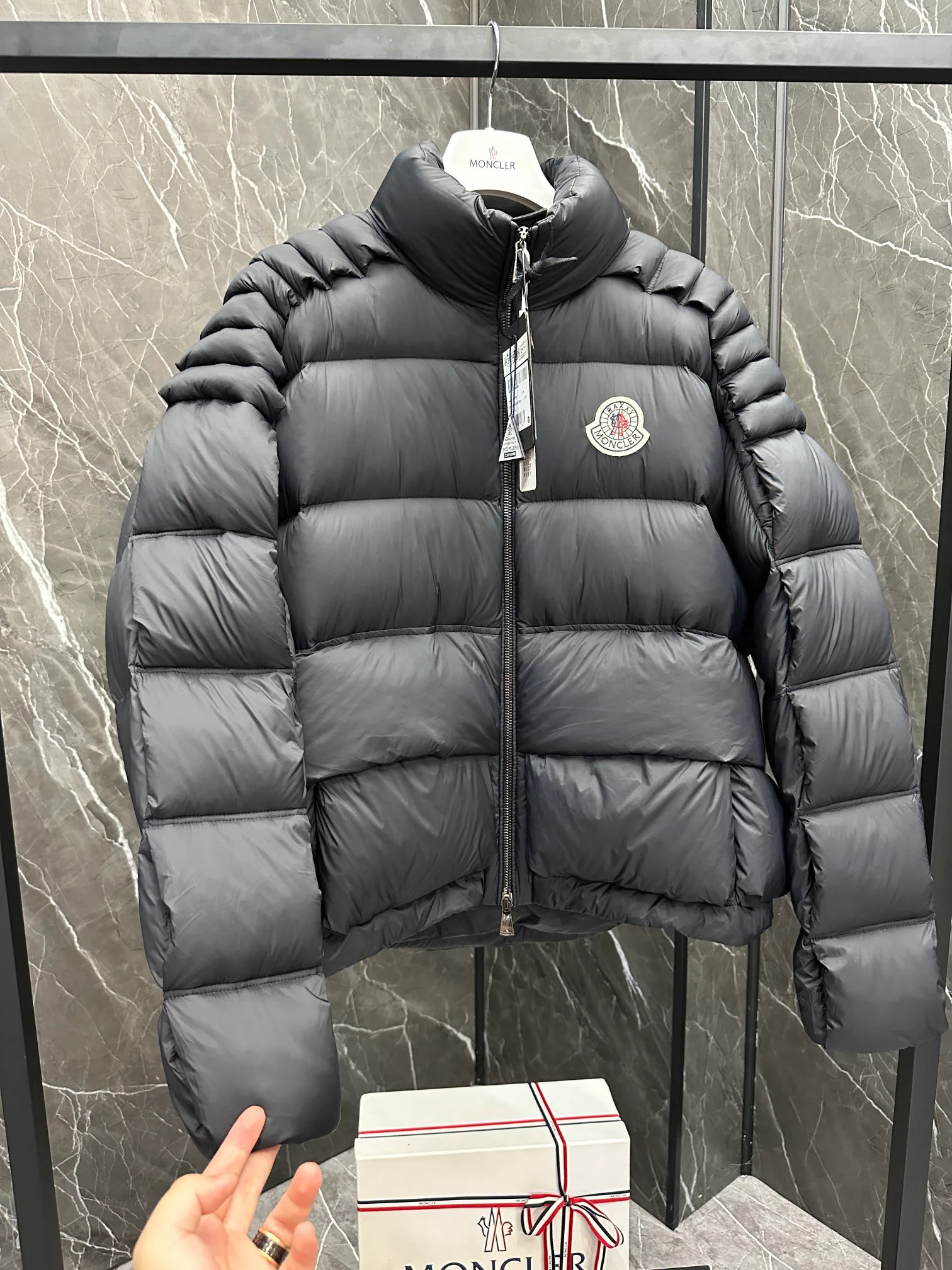 Куртки И Пуховики Женские Moncler 18130168