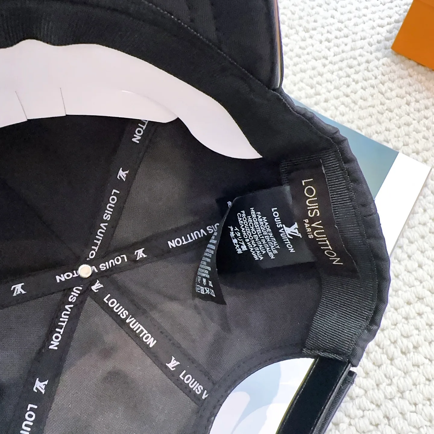 Головные Уборы Louis Vuitton 10776545