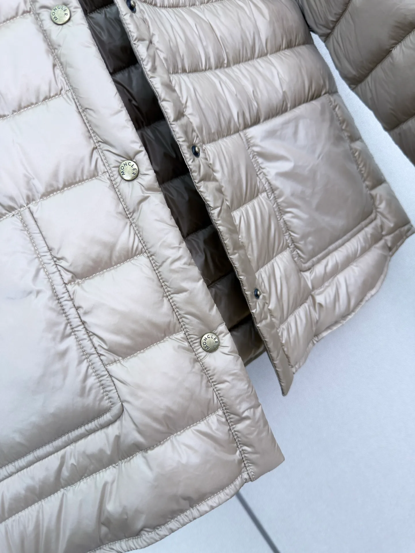 Куртки И Пуховики Женские Moncler 18108514