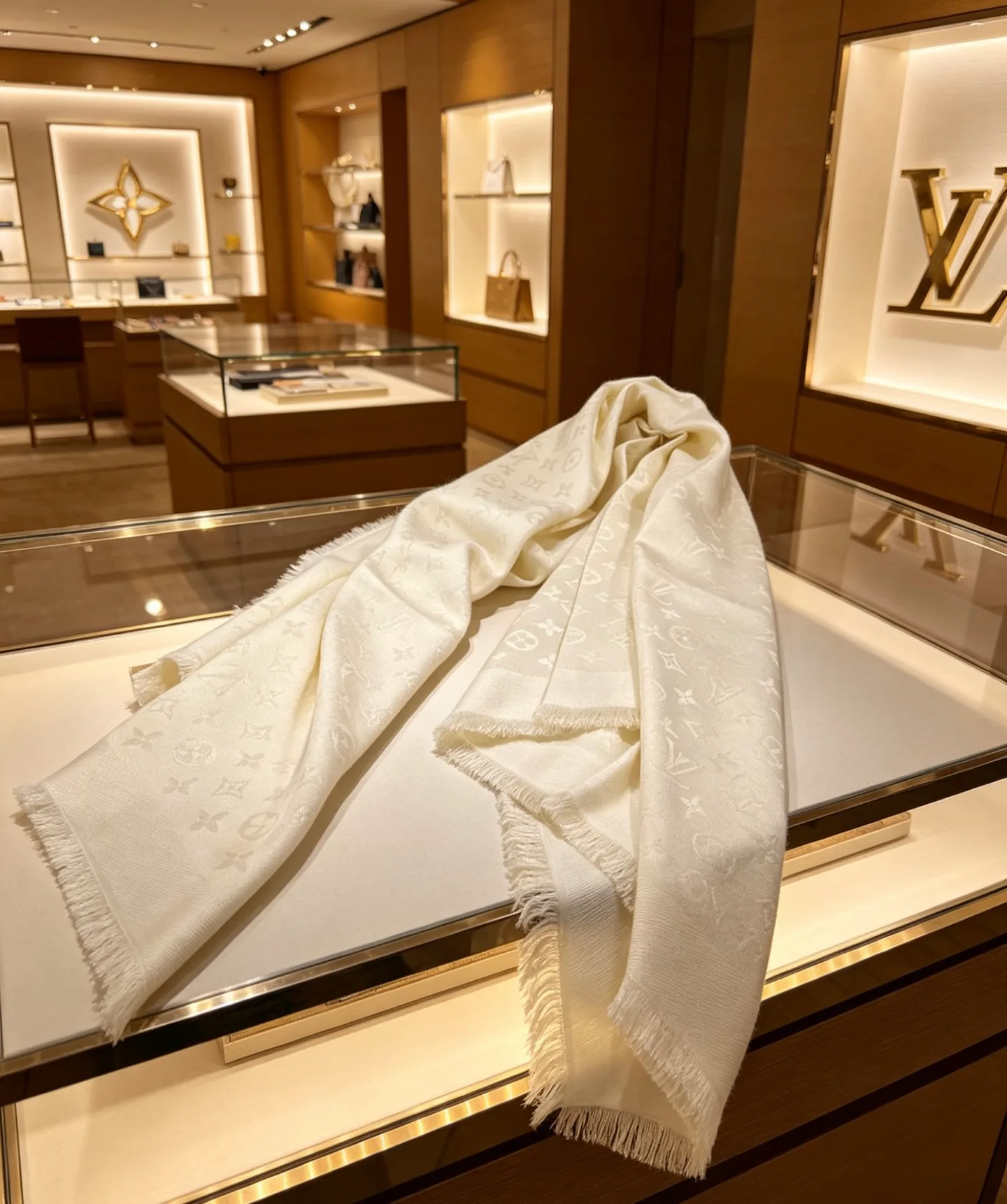 Шарфы Louis Vuitton 15150451