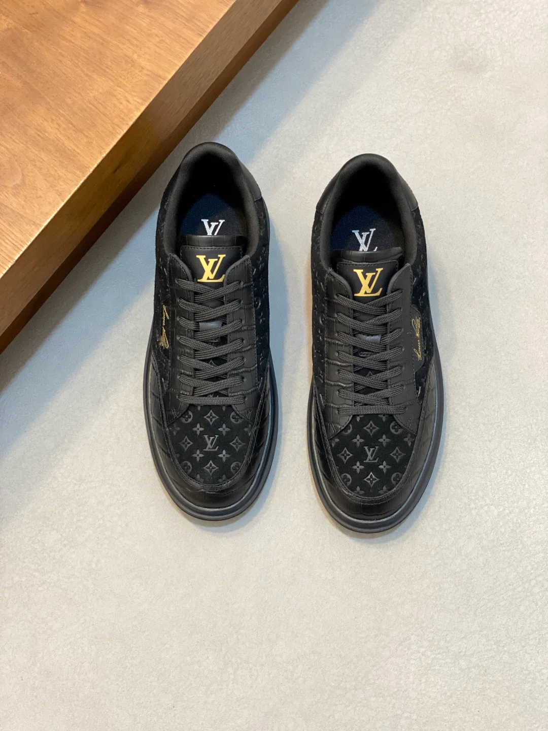 Кроссовки Мужские Louis Vuitton 19802654