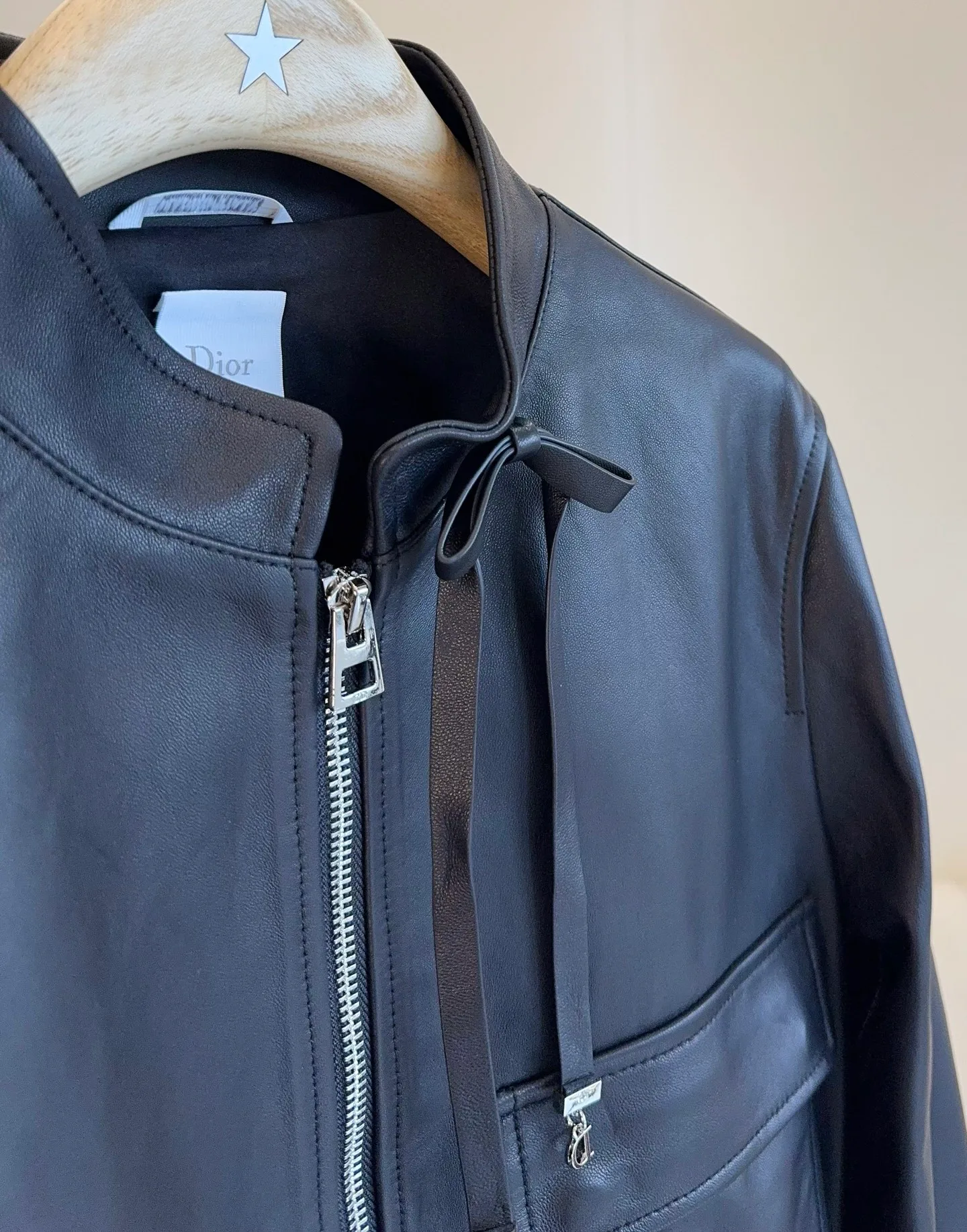 Кожаные Куртки И Дублёнки Женские Christian Dior 12638426