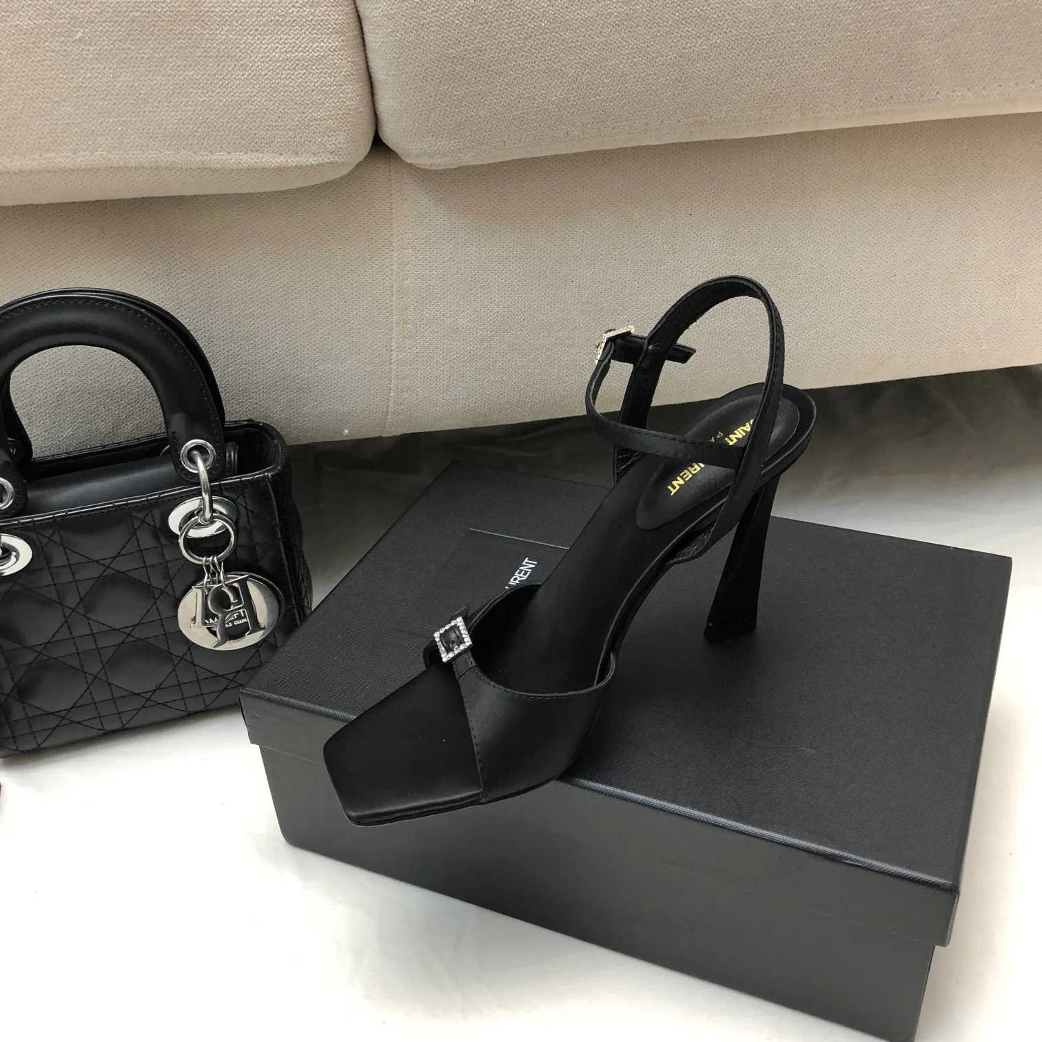 Босоножки Женские Saint Laurent 11220421