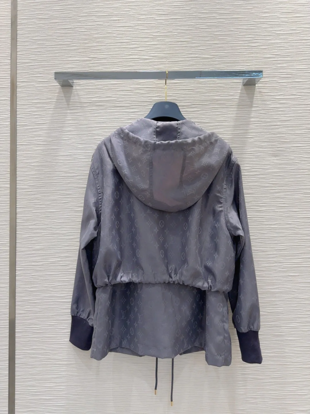 Куртки И Пуховики Женские Louis Vuitton 8776