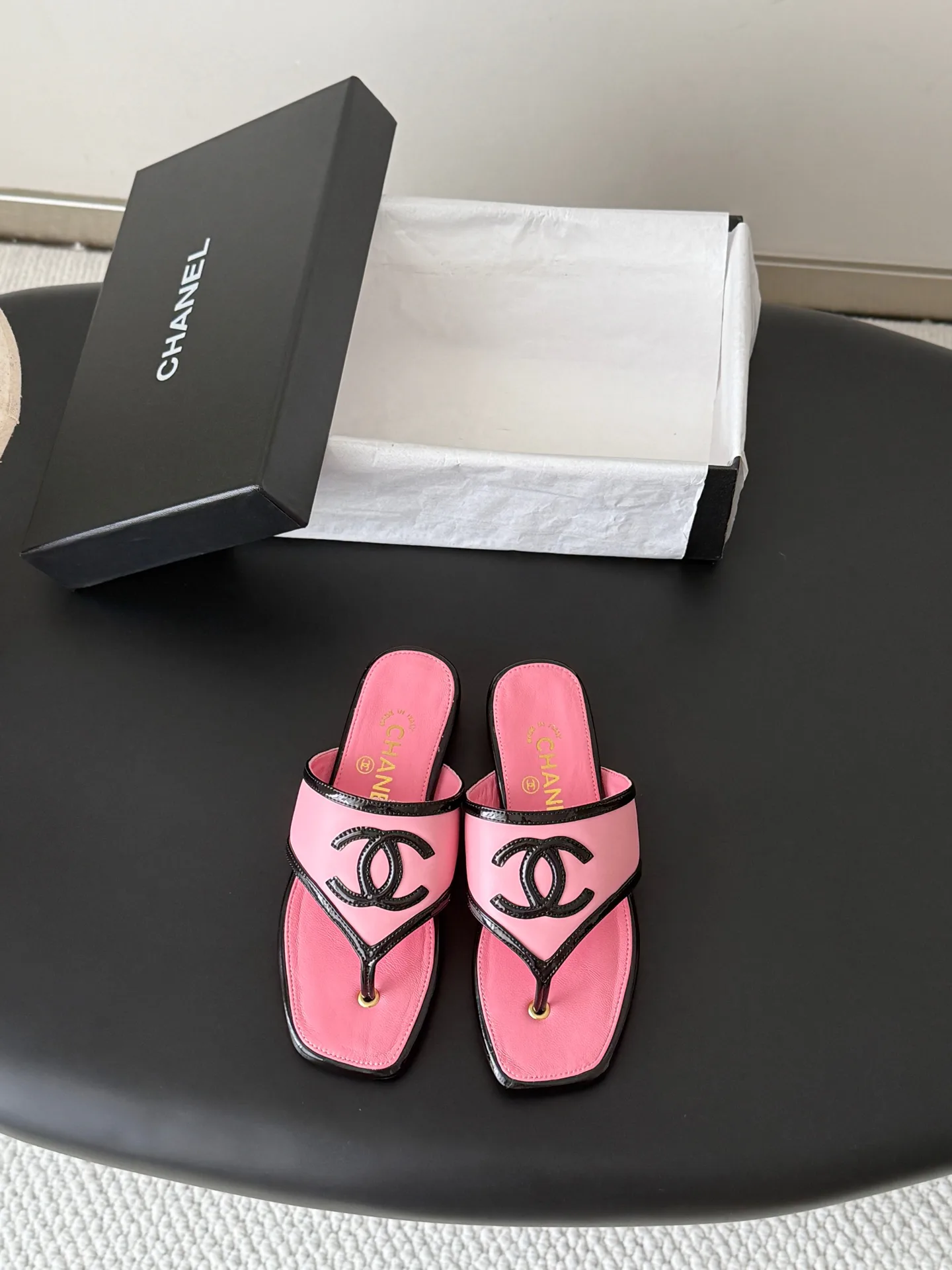 Шлепанцы Женские Chanel 17526757