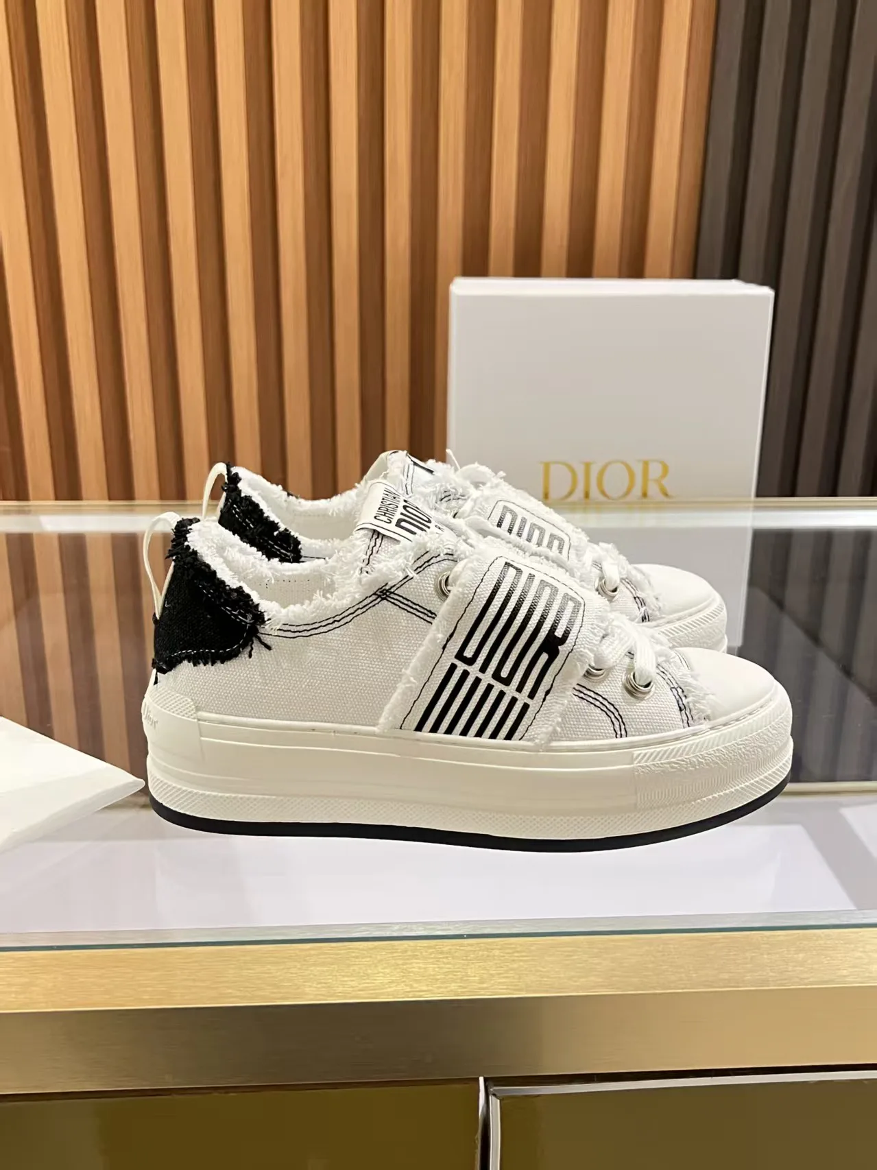 Кроссовки Женские Christian Dior 18311537