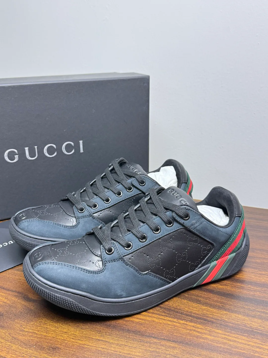 Кроссовки Женские Gucci 19057131