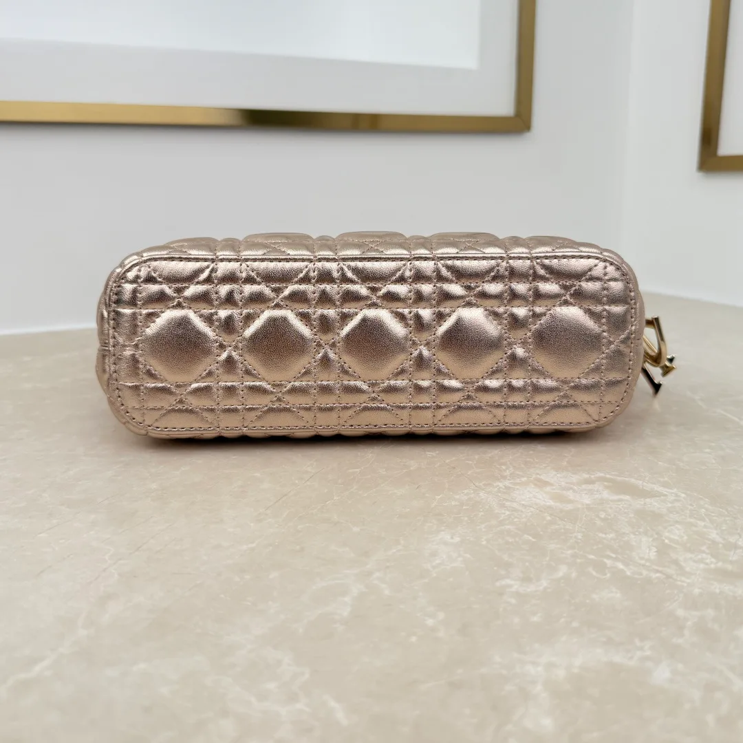 Классические Сумки Женские Christian Dior 18116282