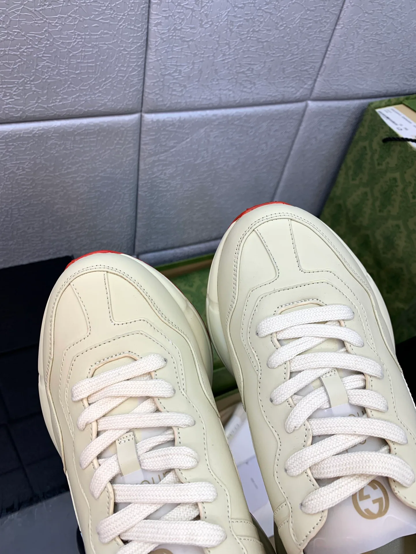 Кроссовки Женские Gucci 13080126