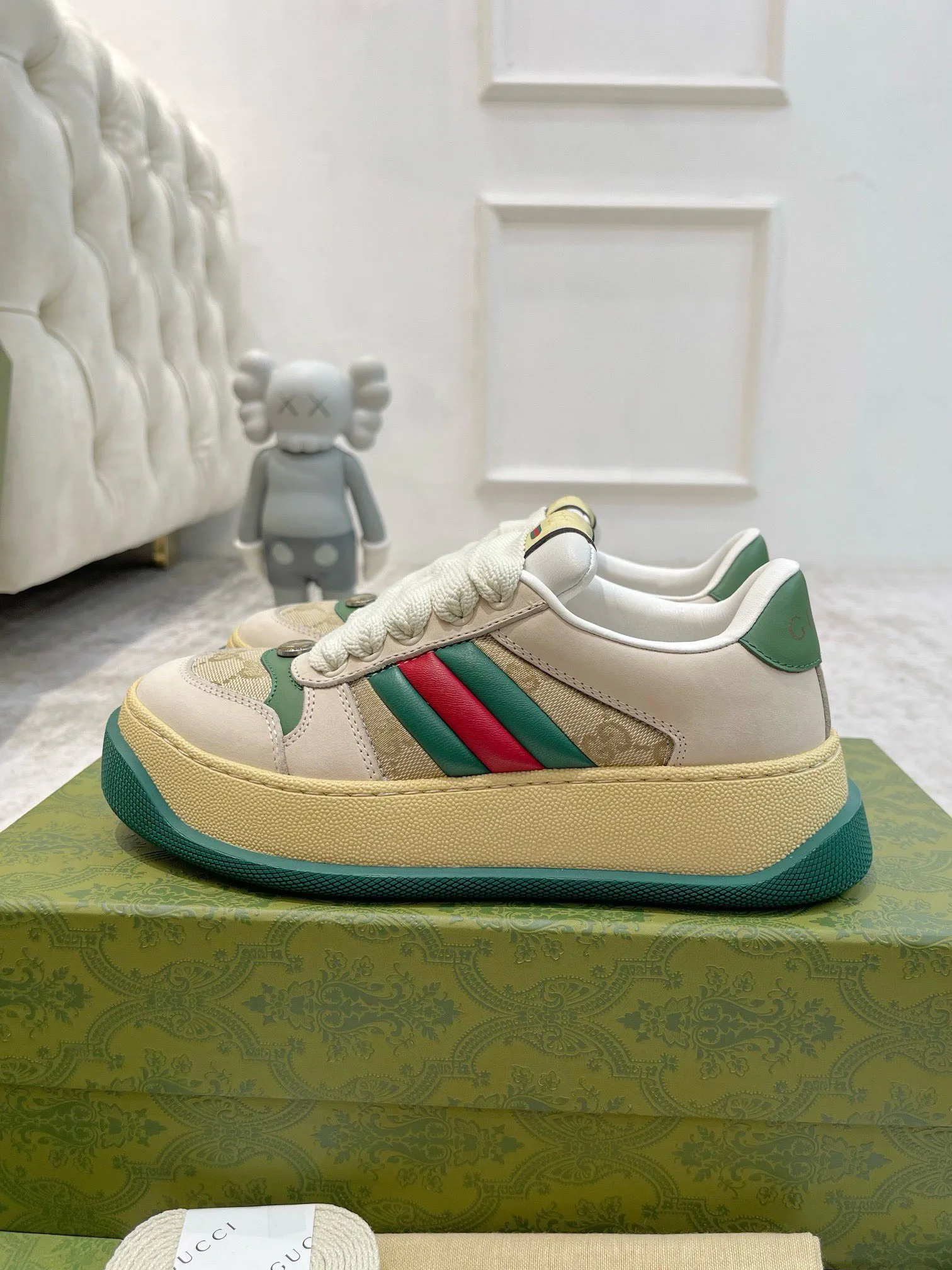 Кроссовки Женские Gucci 944936