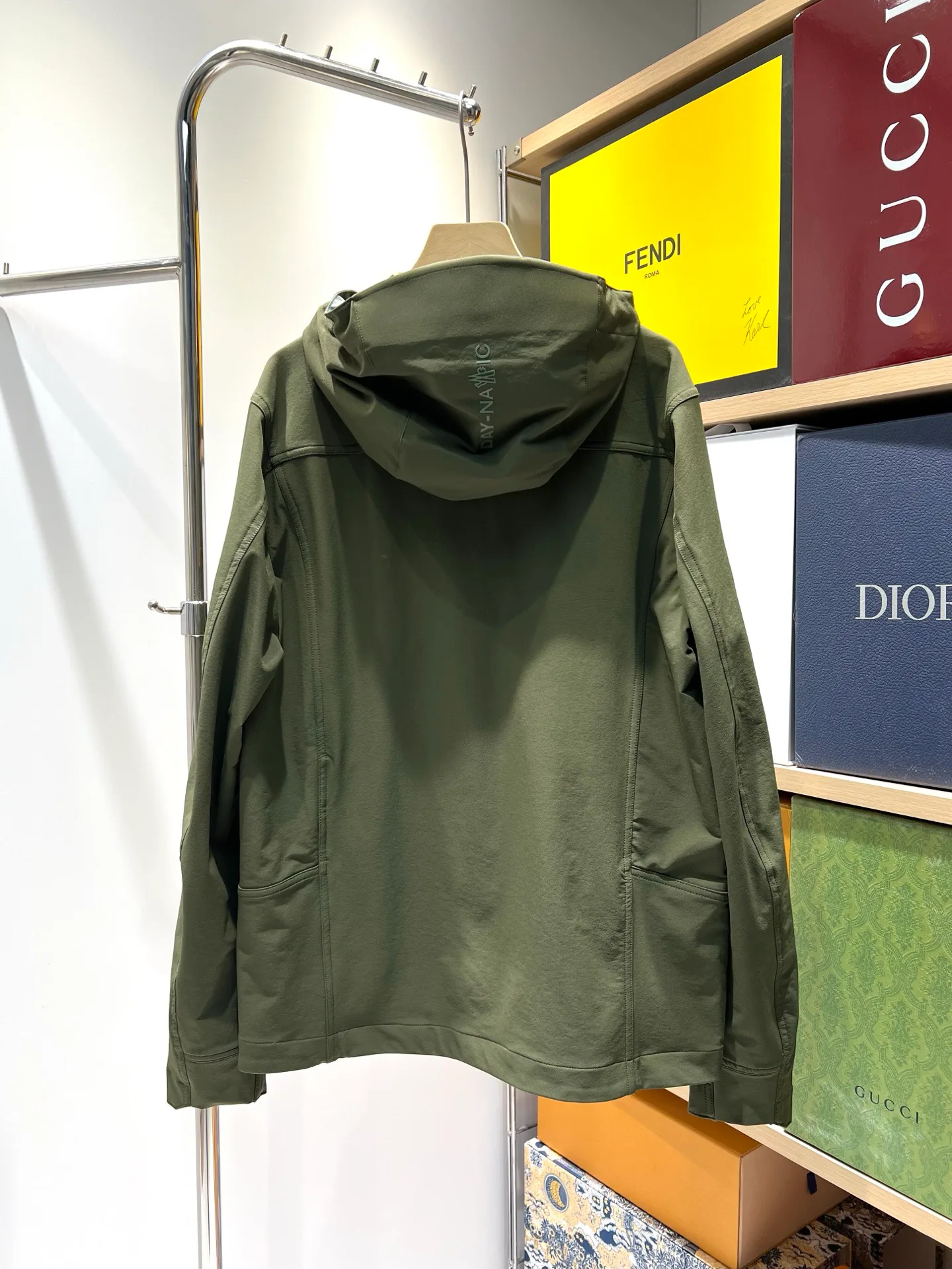 Куртки И Пуховики Мужские Moncler 11909049