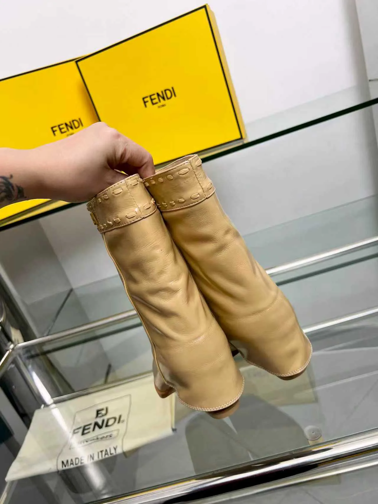 Сапоги Женские Fendi 18104320