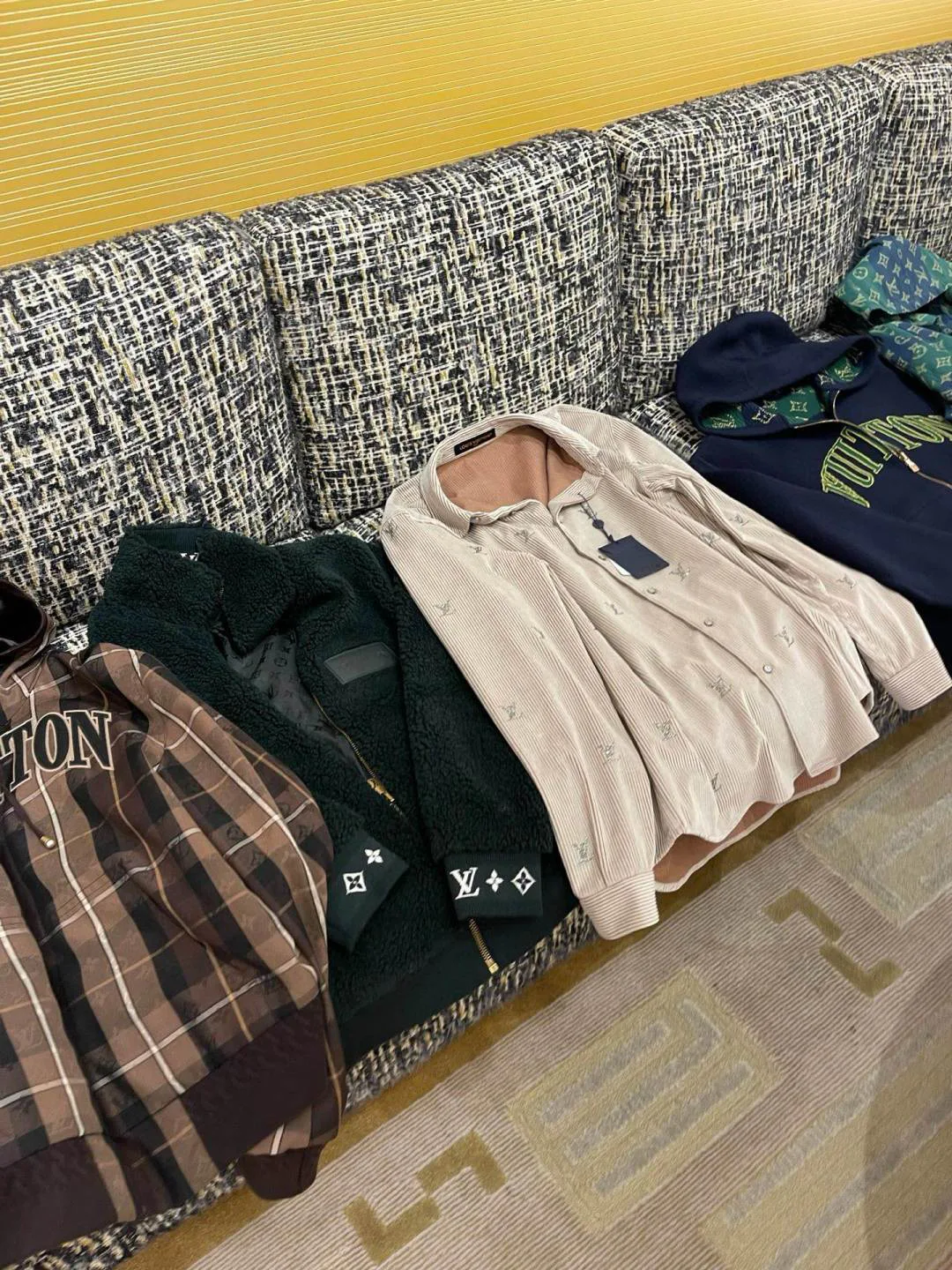 Куртки И Пуховики Мужские Louis Vuitton 8973489