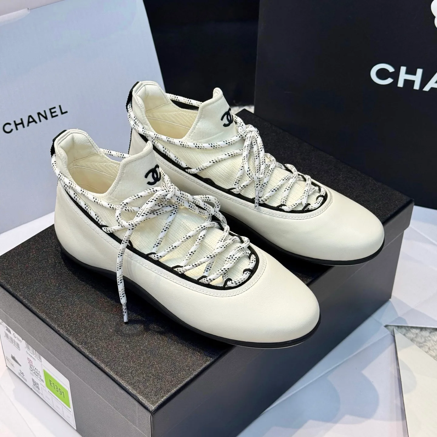 Кроссовки Женские Chanel 18122006