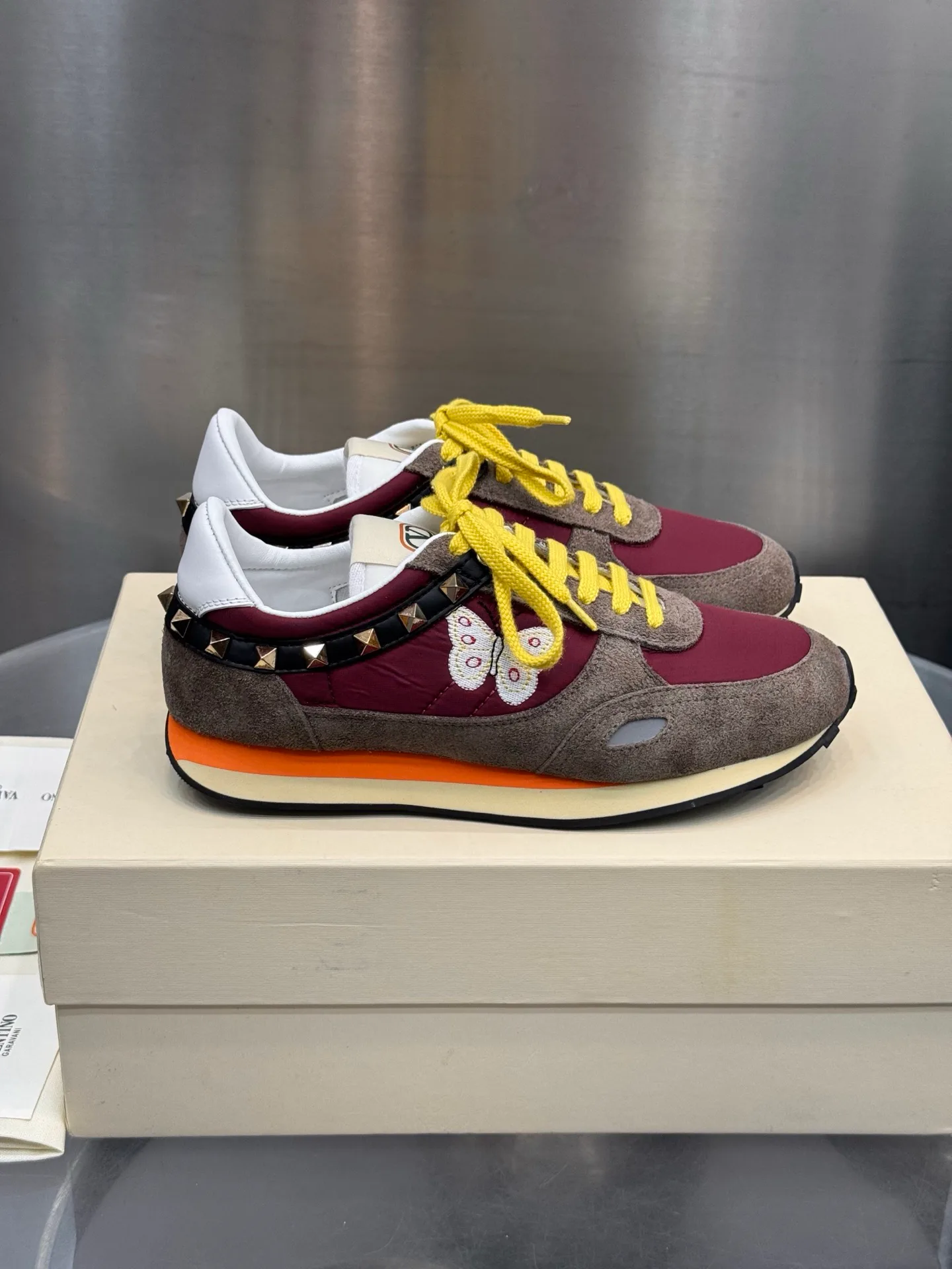 Кроссовки Женские Valentino 18202511