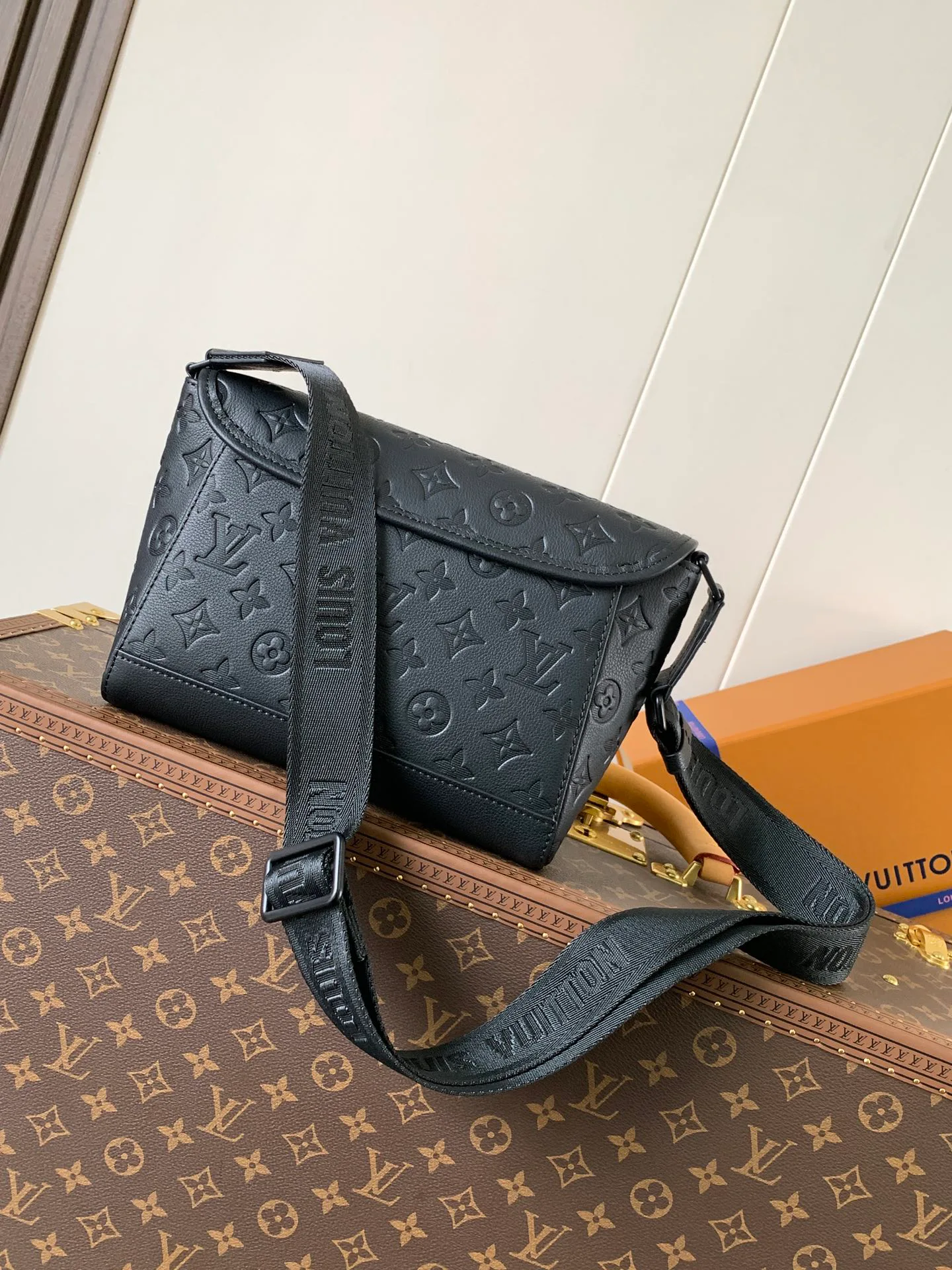 Сумки На Ремне Женские Louis Vuitton 13435243
