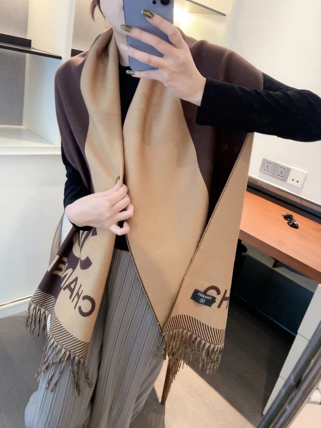 Шарфы Chanel 18002970
