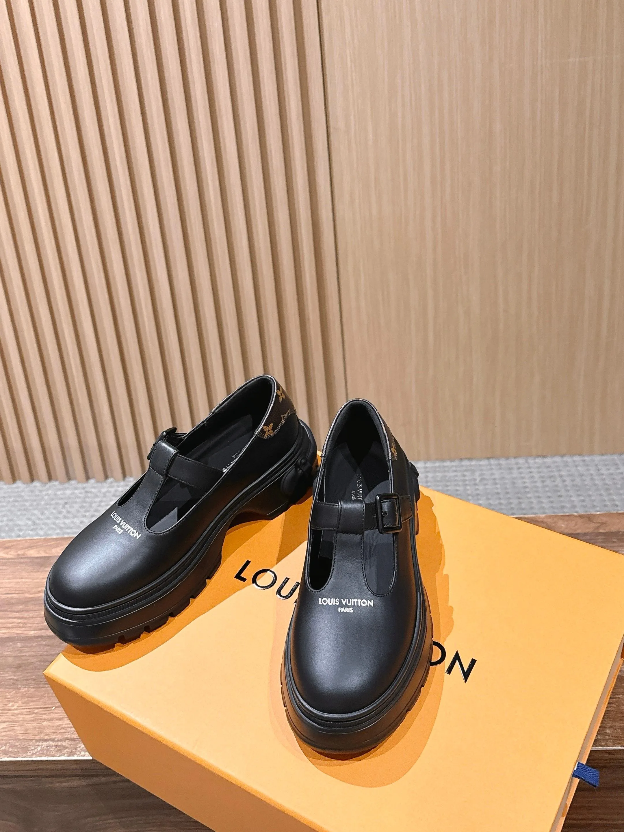 Туфли Женские Louis Vuitton 4385829