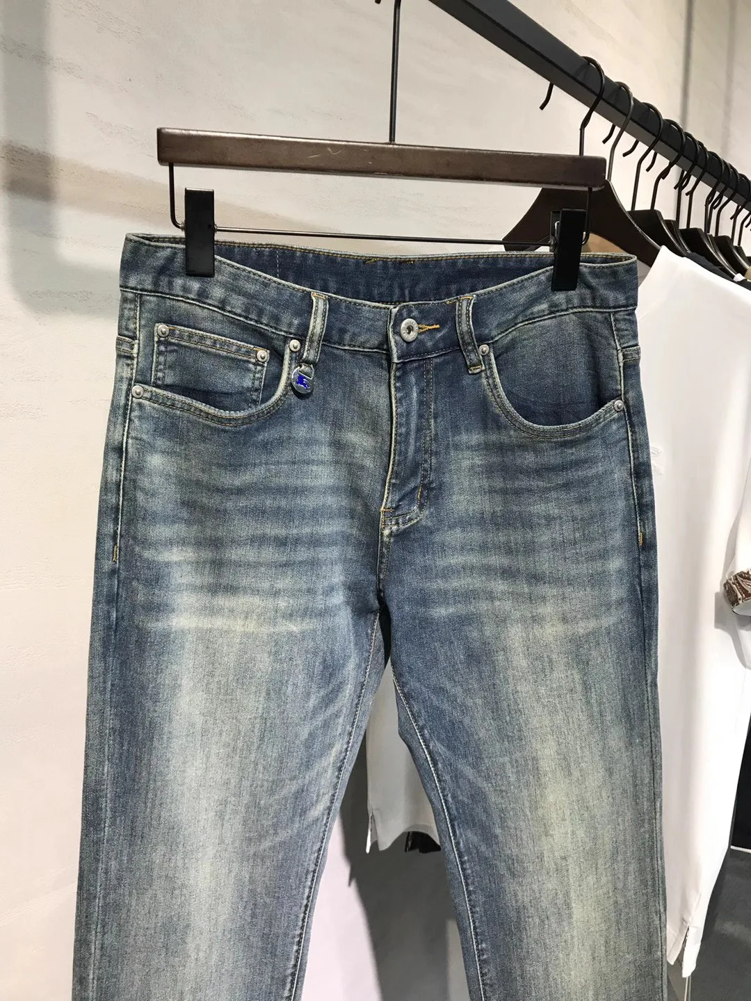 Джинсы Мужские Burberry 13479704