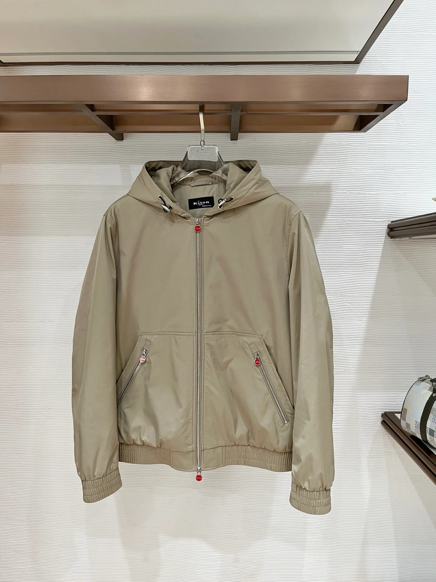 Куртки И Пуховики Женские Kiton 243832