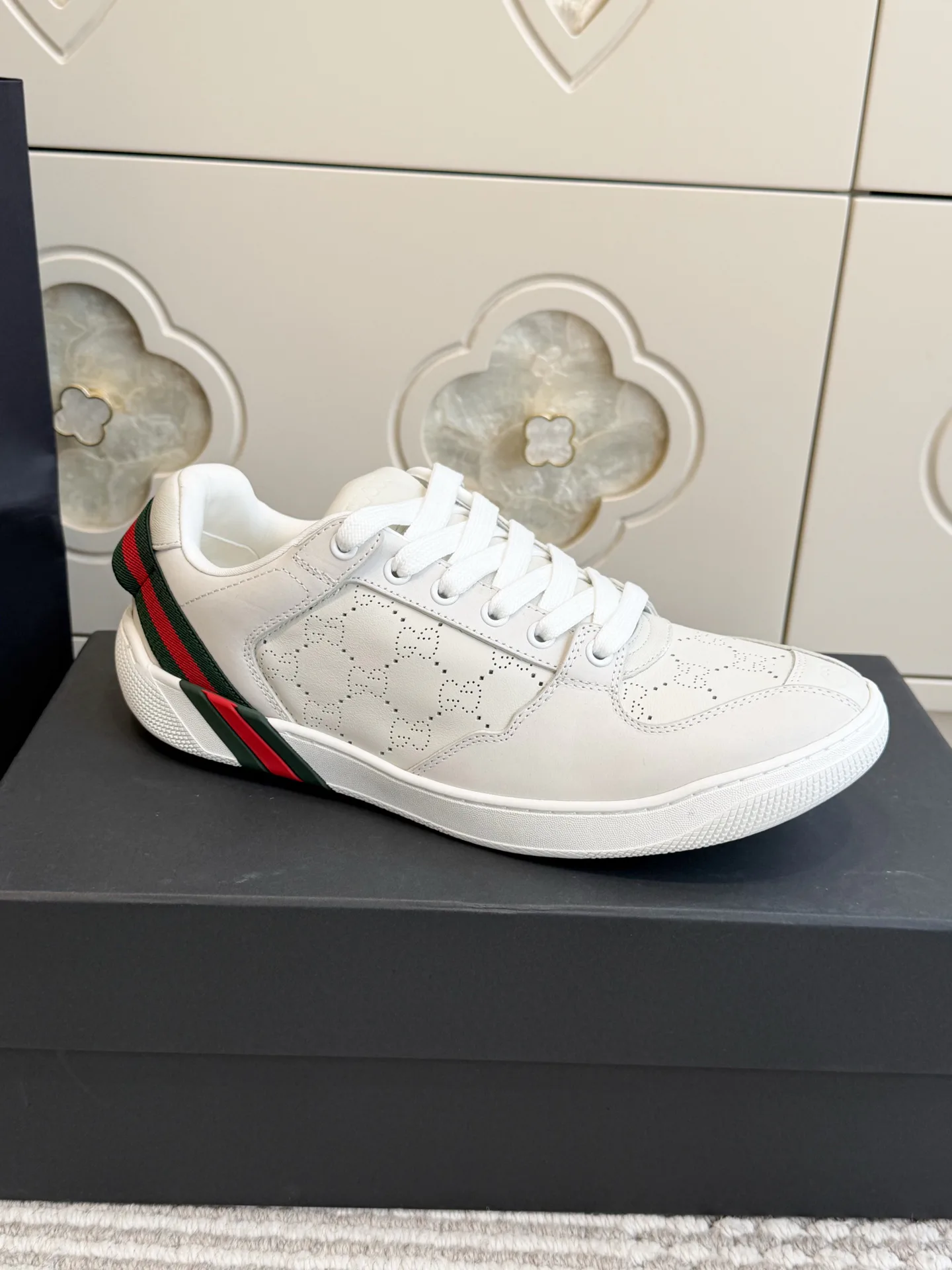Кроссовки Женские Gucci 18738049