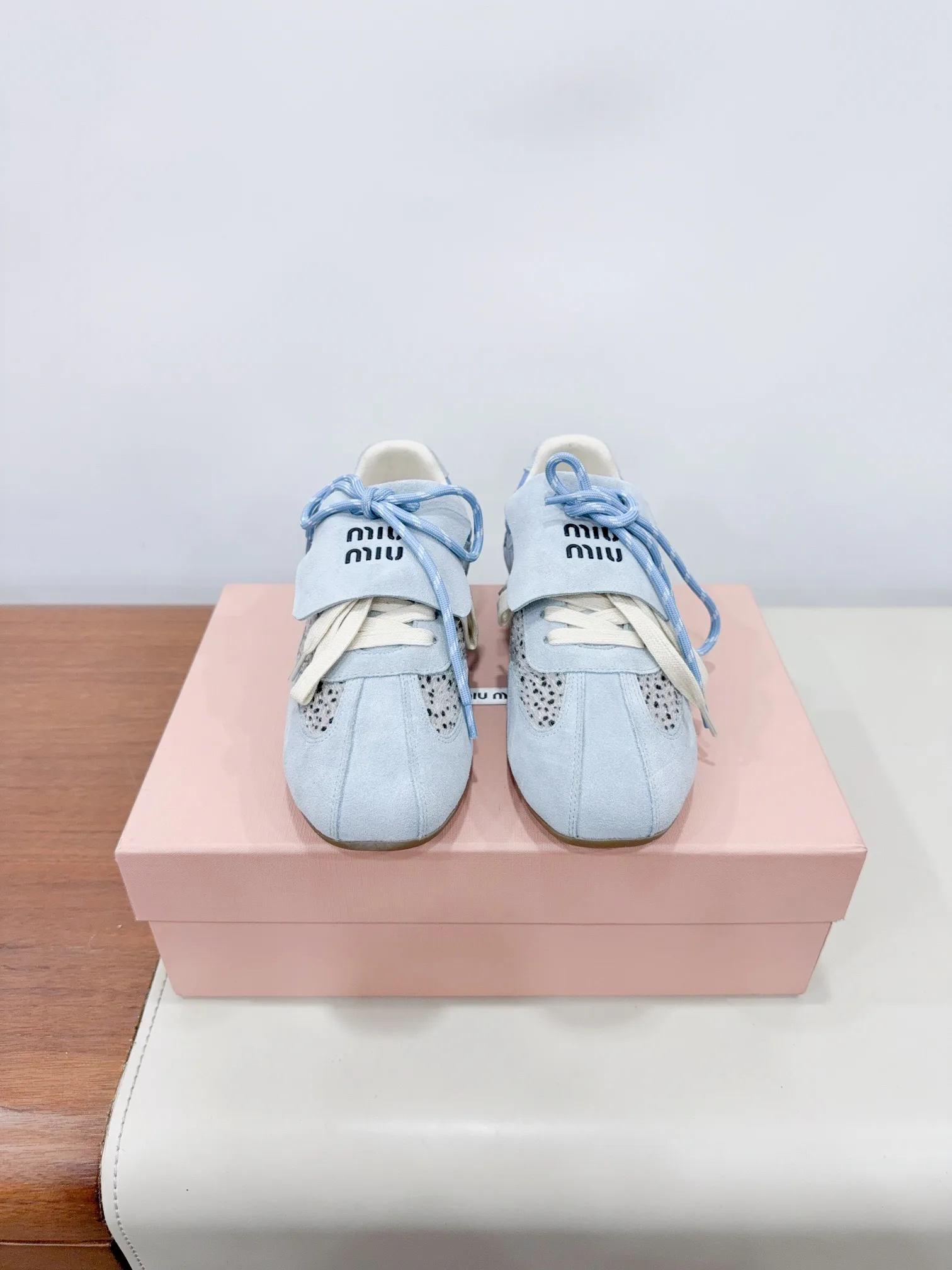 Кроссовки Женские Miu Miu 25945