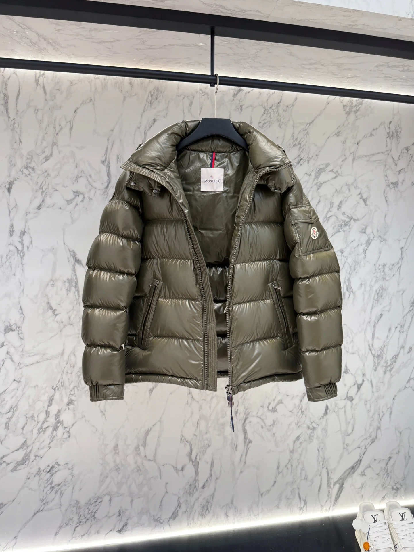 Куртки И Пуховики Женские Moncler 18048715