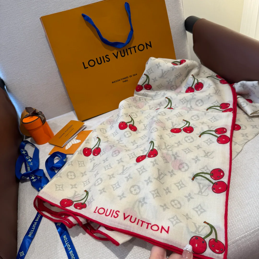 Шарфы Louis Vuitton 920477