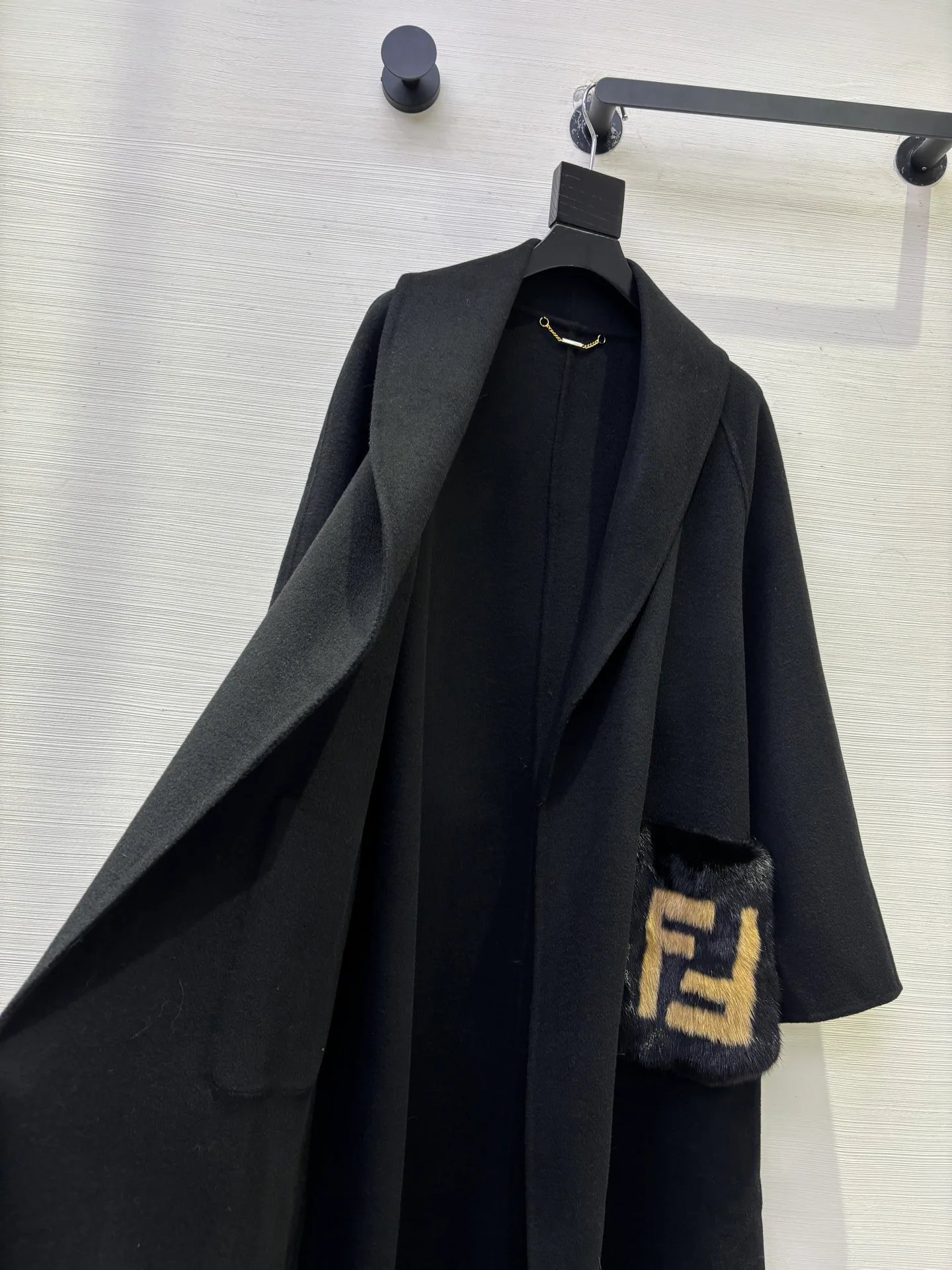 Пальто Женские Fendi 603043