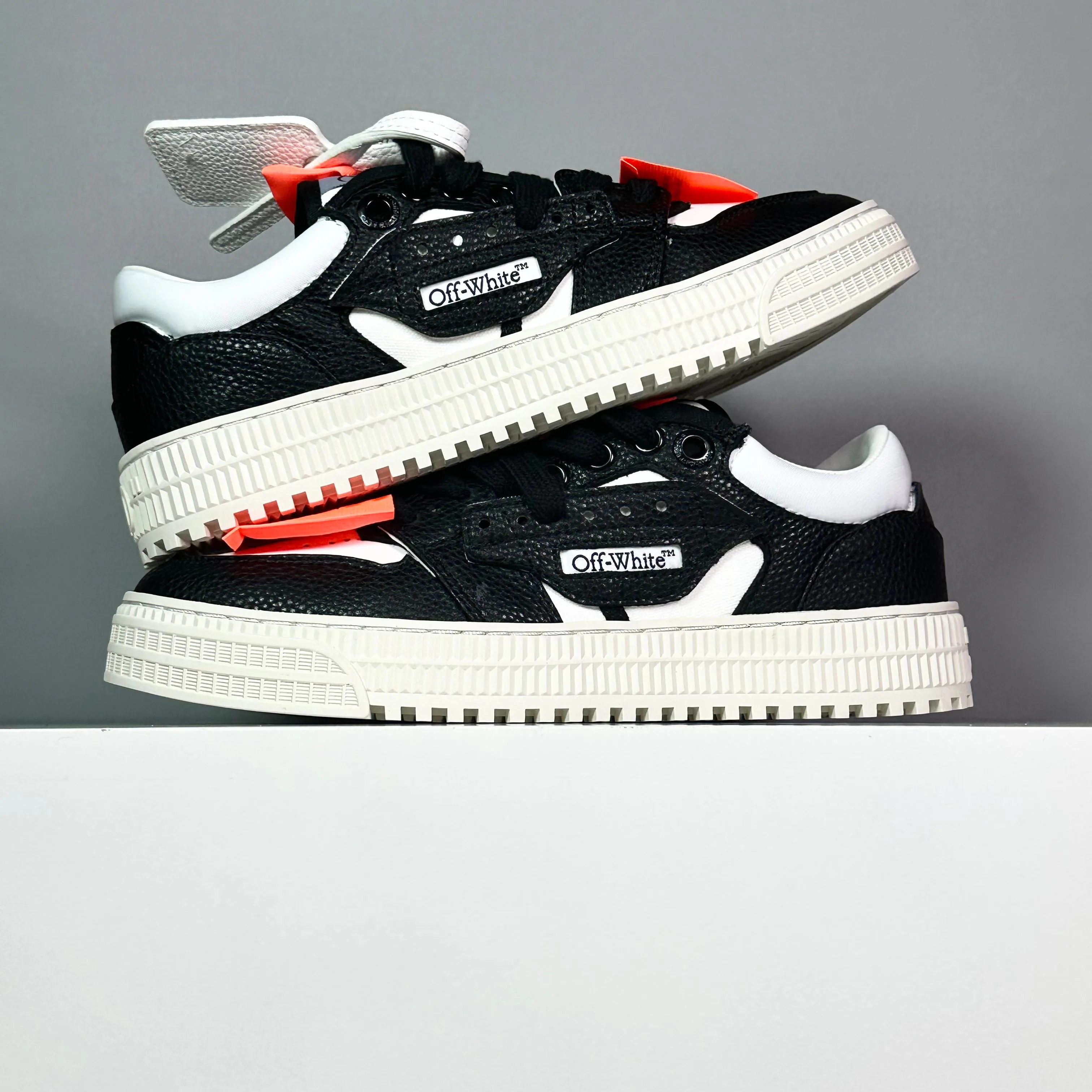 Кроссовки Женские Off-White 18039069