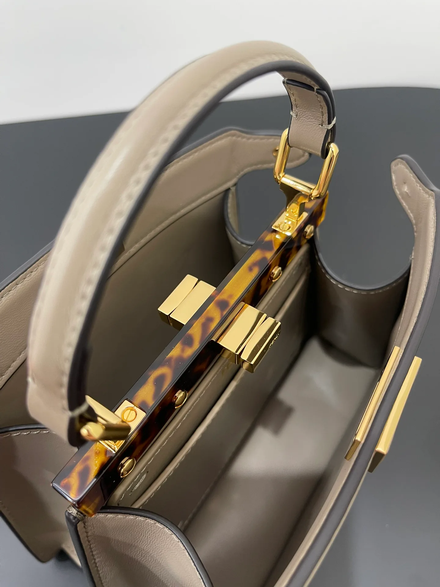 Классические Сумки Женские Fendi 13234491