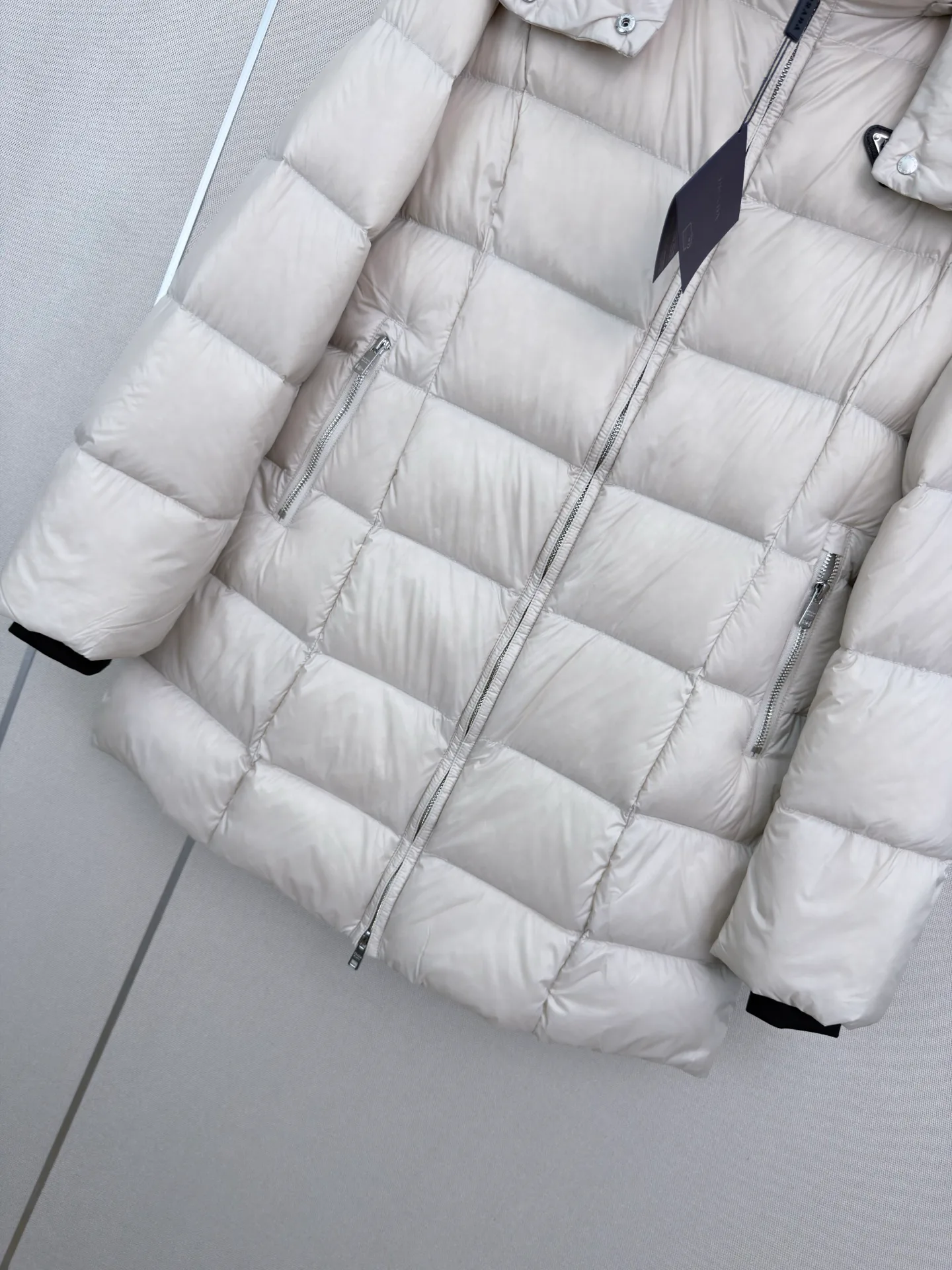 Куртки И Пуховики Женские Prada 18185808