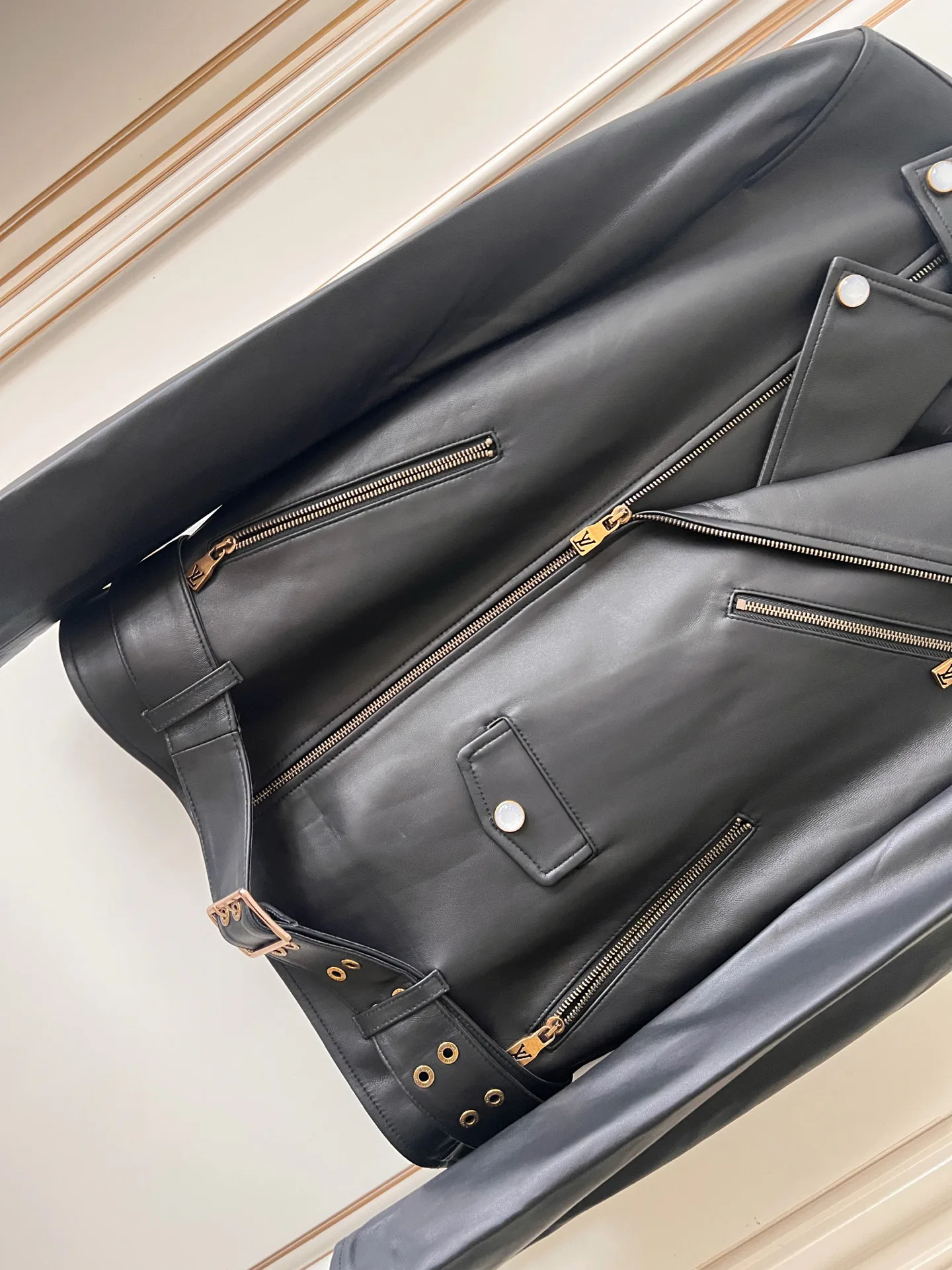 Кожаные Куртки И Дублёнки Женские Louis Vuitton 18409016