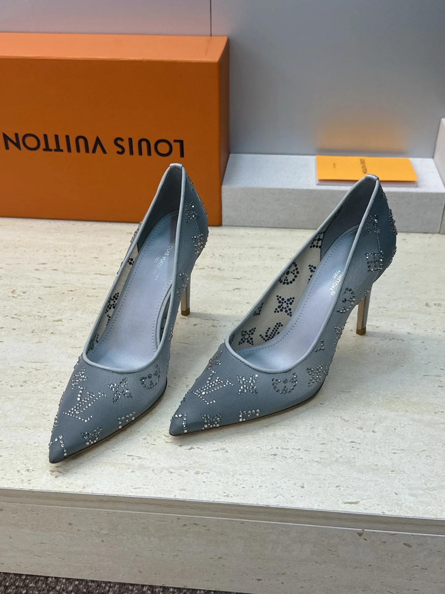 Туфли Женские Louis Vuitton 13346483