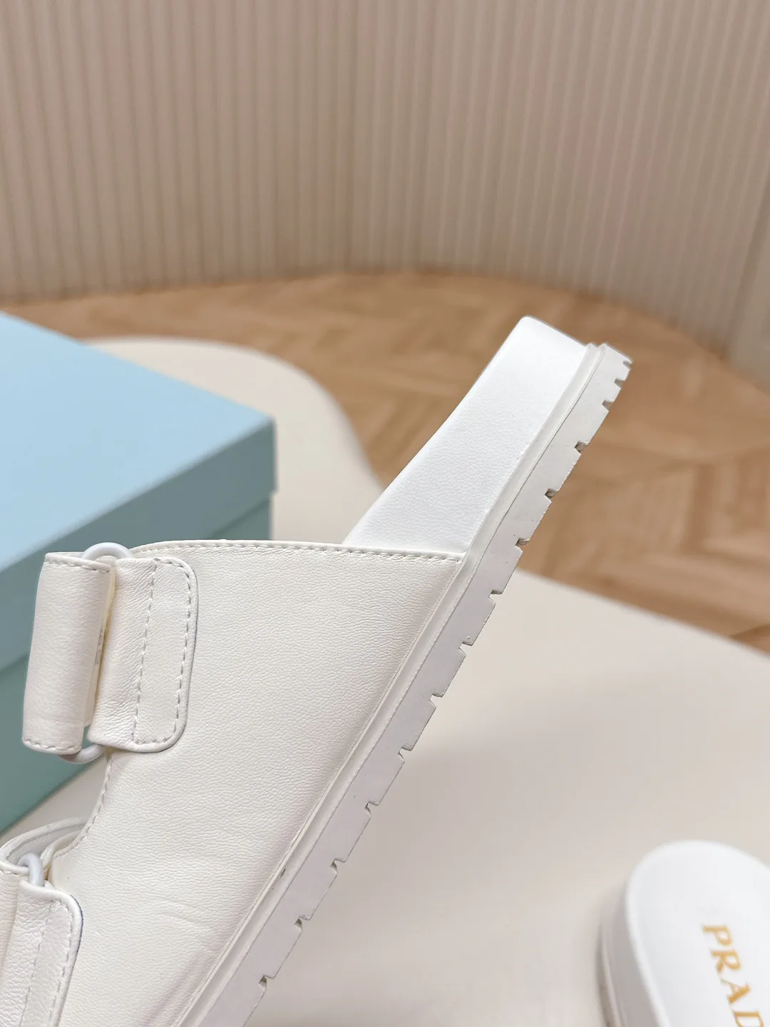 Шлепанцы Женские Prada 24310