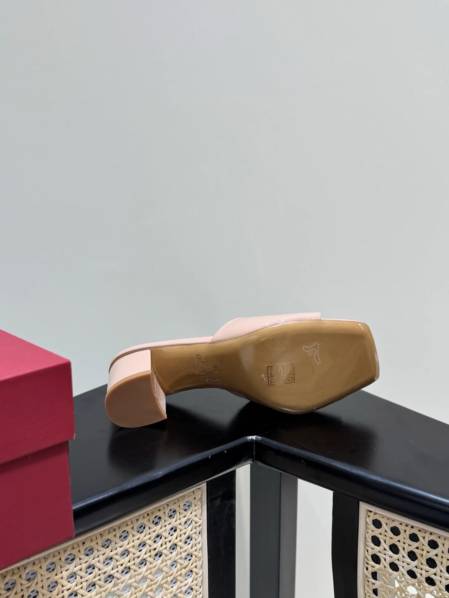 Босоножки Женские Valentino 27920