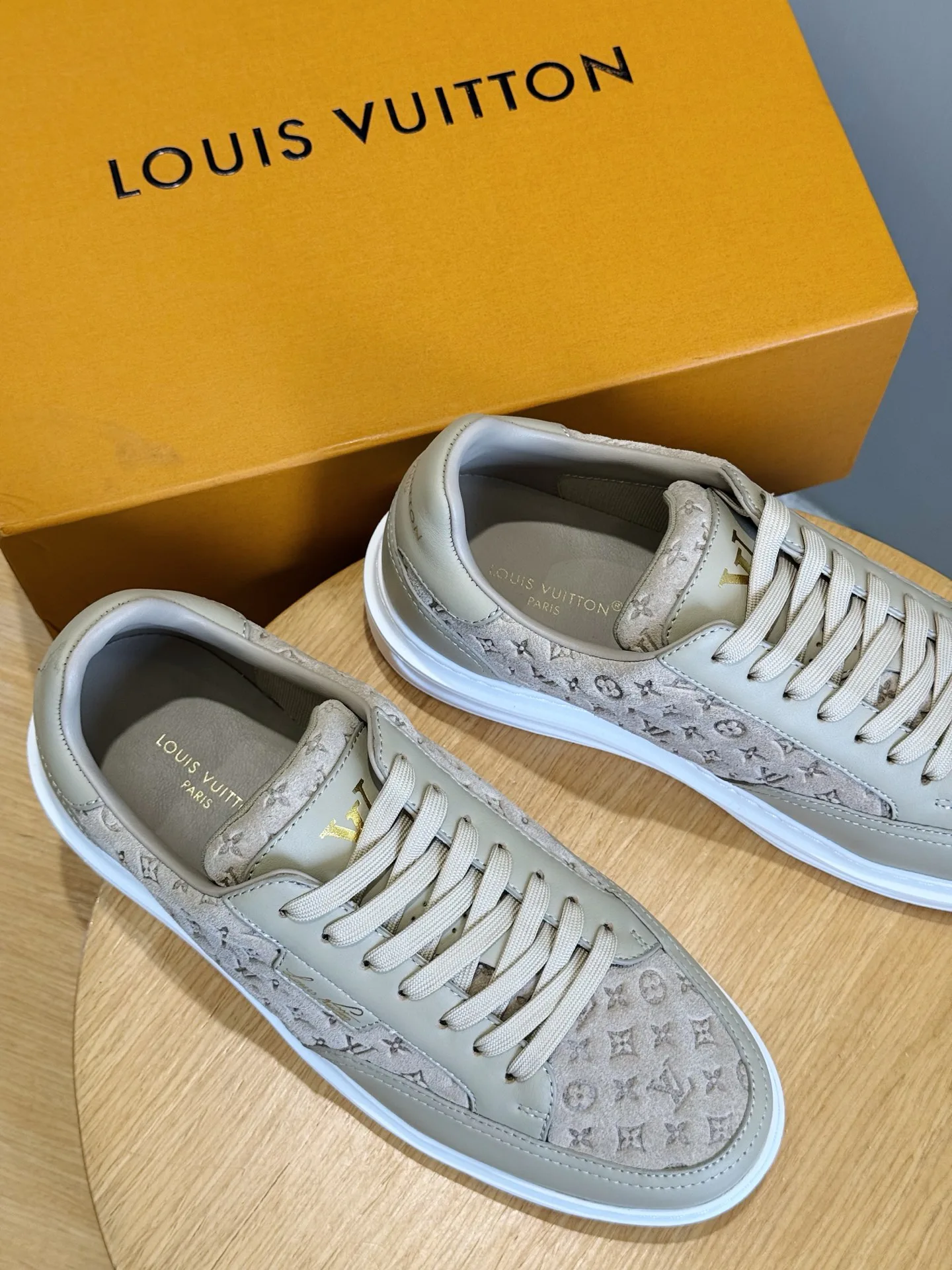 Кроссовки Мужские Louis Vuitton 19678382