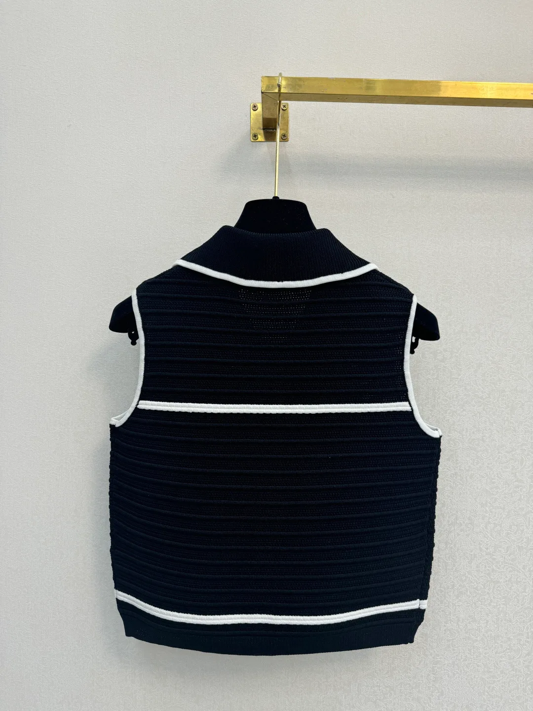 Жилеты Женские Chanel 11697178