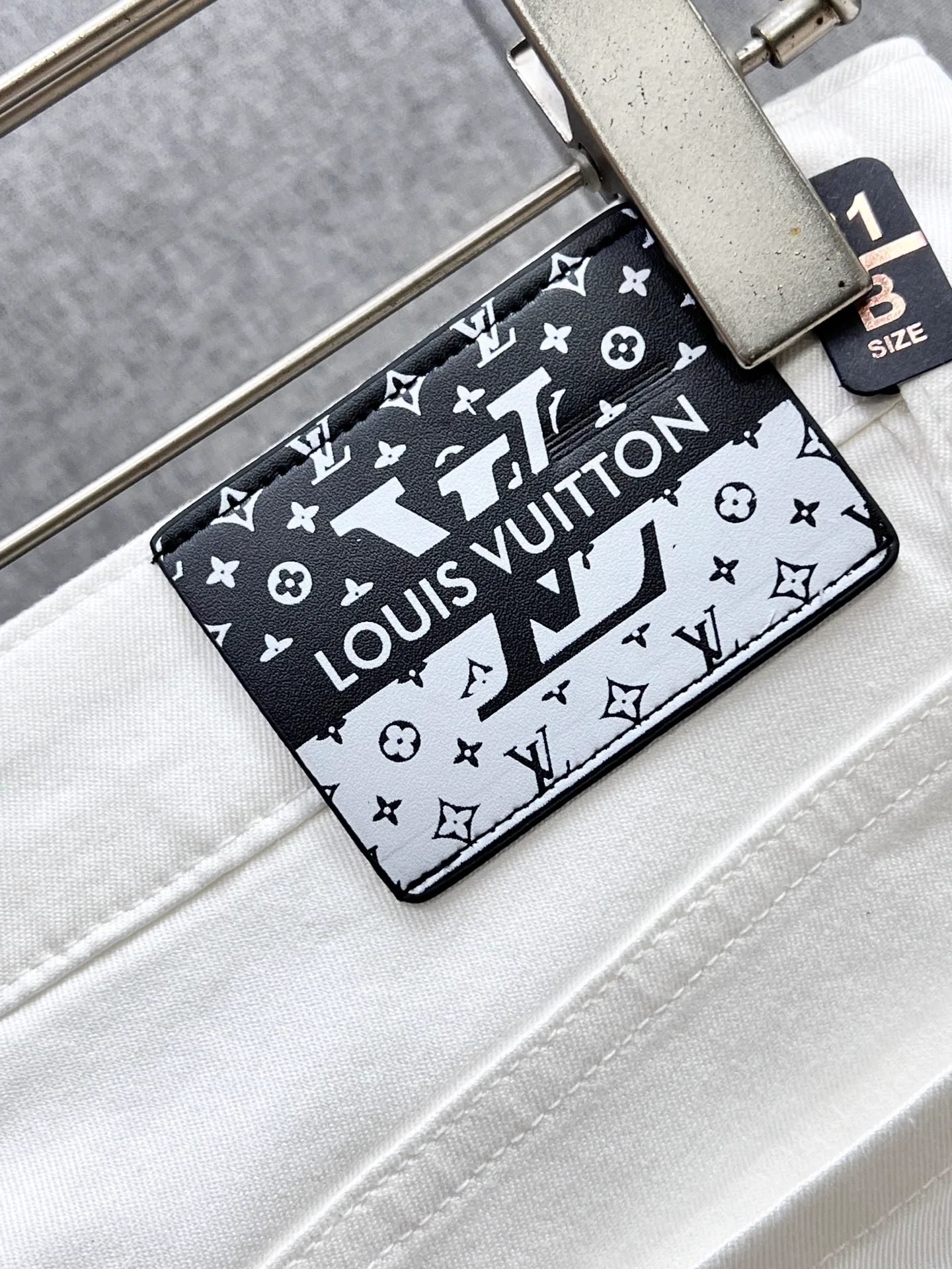 Джинсы Мужские Louis Vuitton 18097902