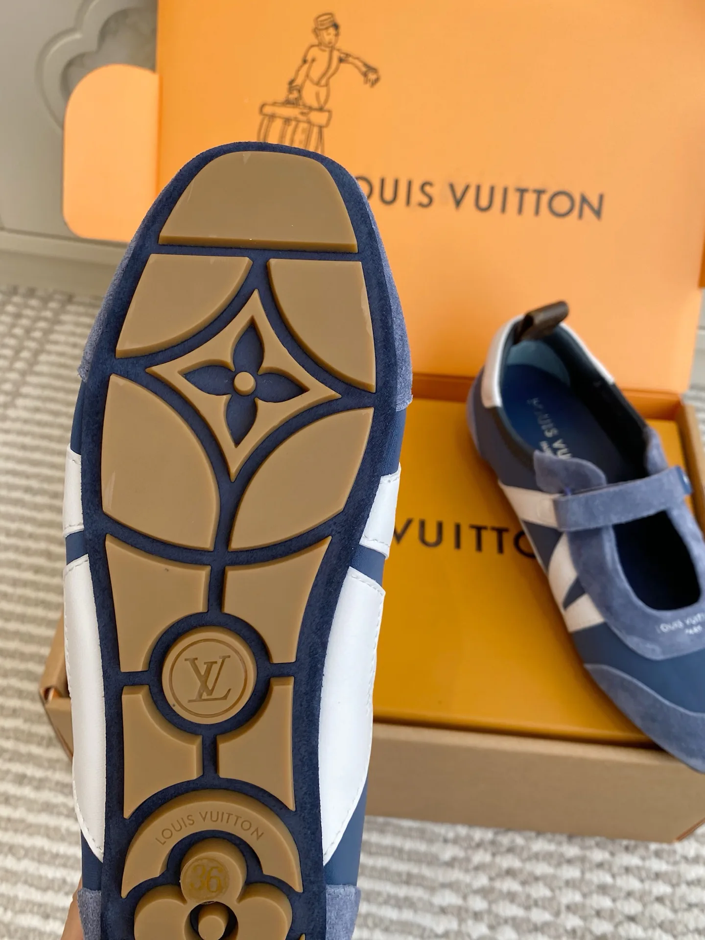 Кроссовки Женские Louis Vuitton 11304080