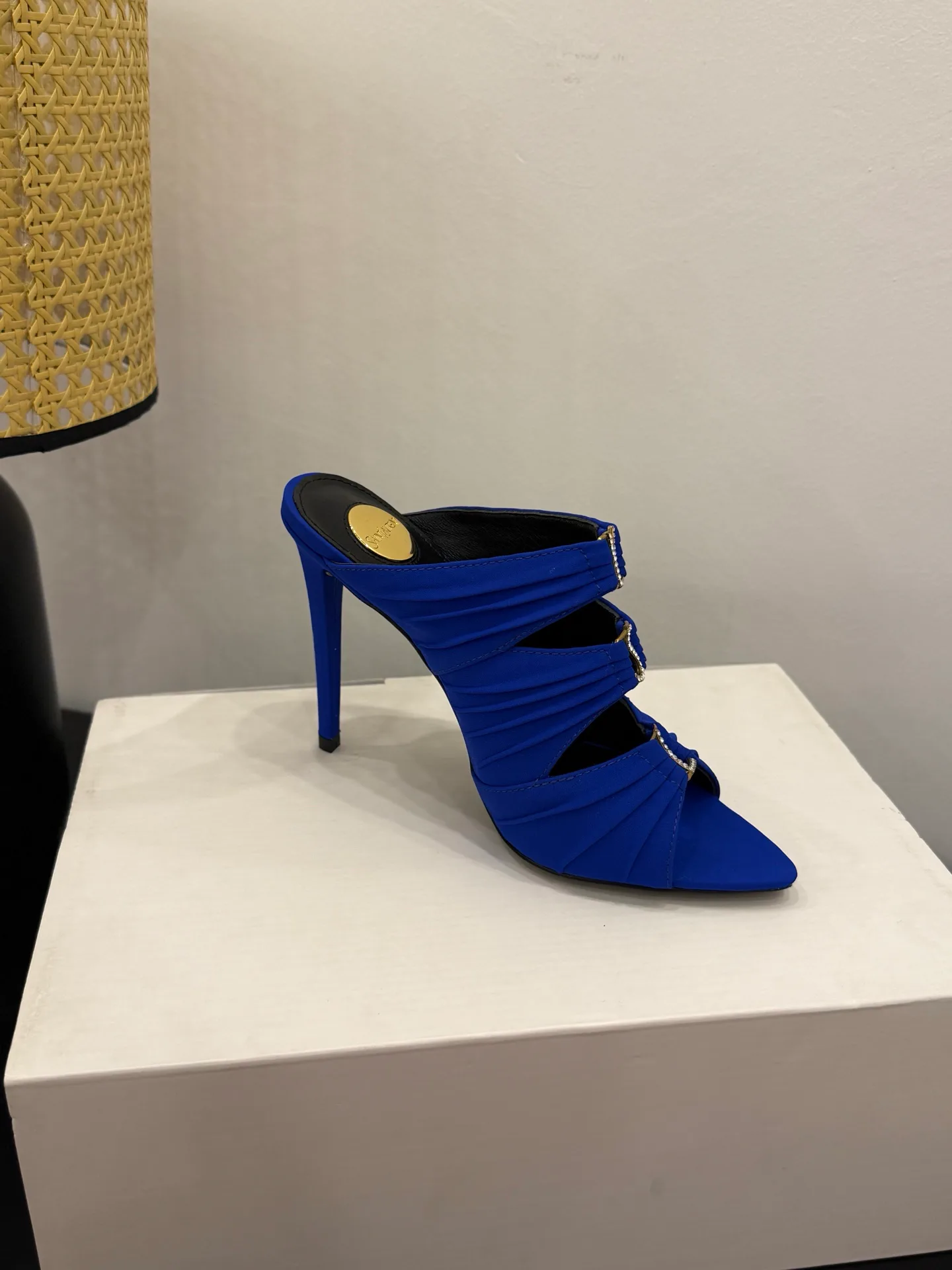 Босоножки Женские Saint Laurent 11739357