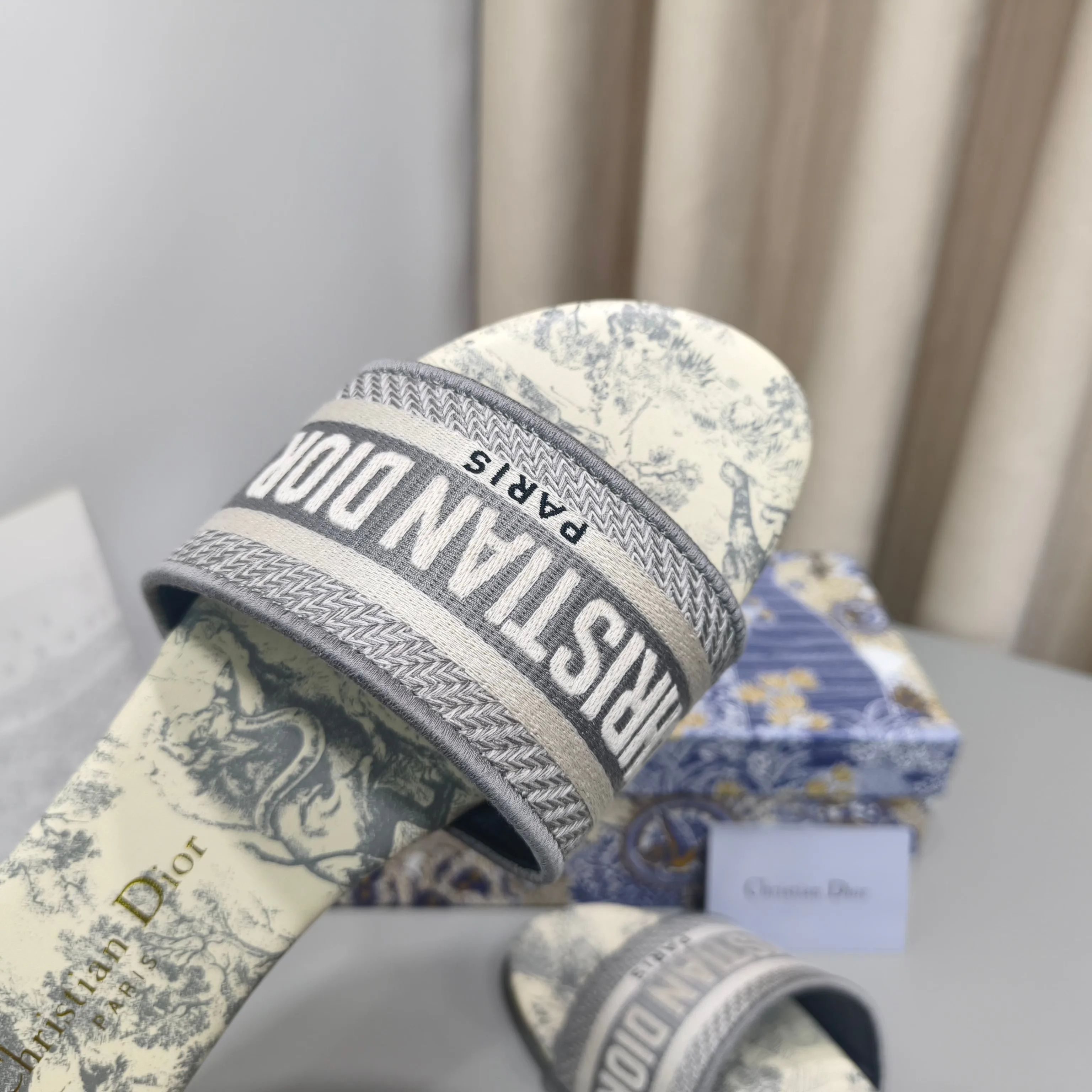 Шлепанцы Женские Christian Dior 17988837