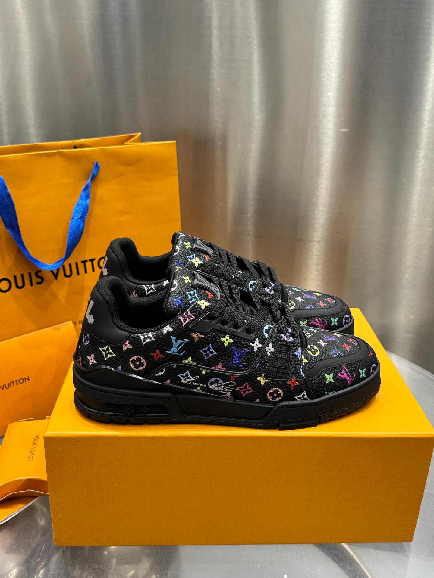Кроссовки Мужские Louis Vuitton 19073346